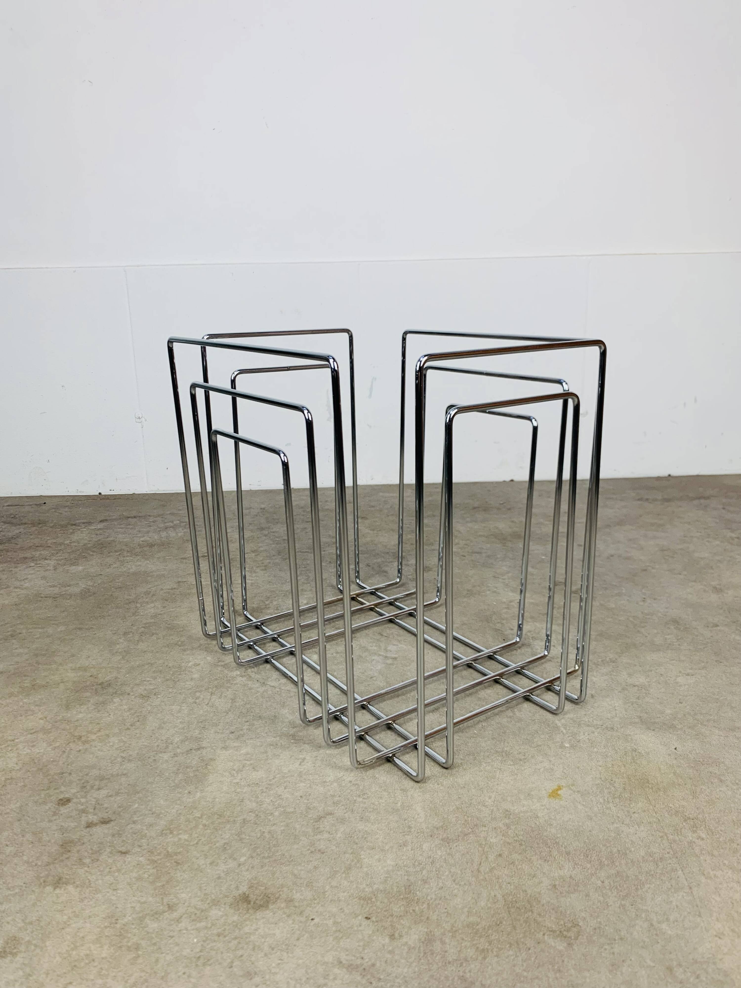 Chrome metal magazine rack by Willi Glaeser for TMP, 1980s.