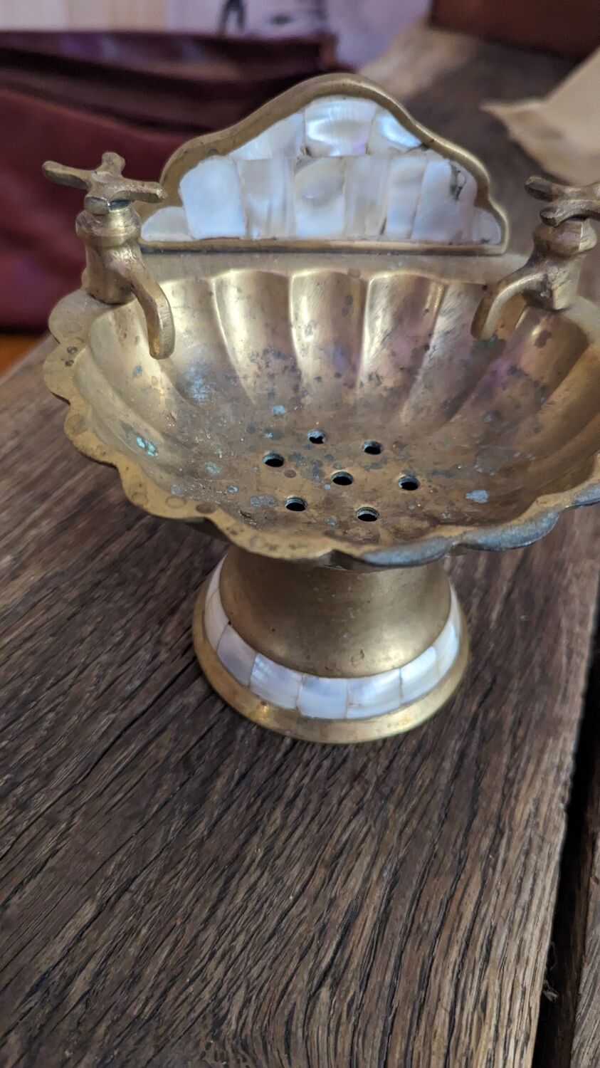 Brass and mother-of-pearl soap holder