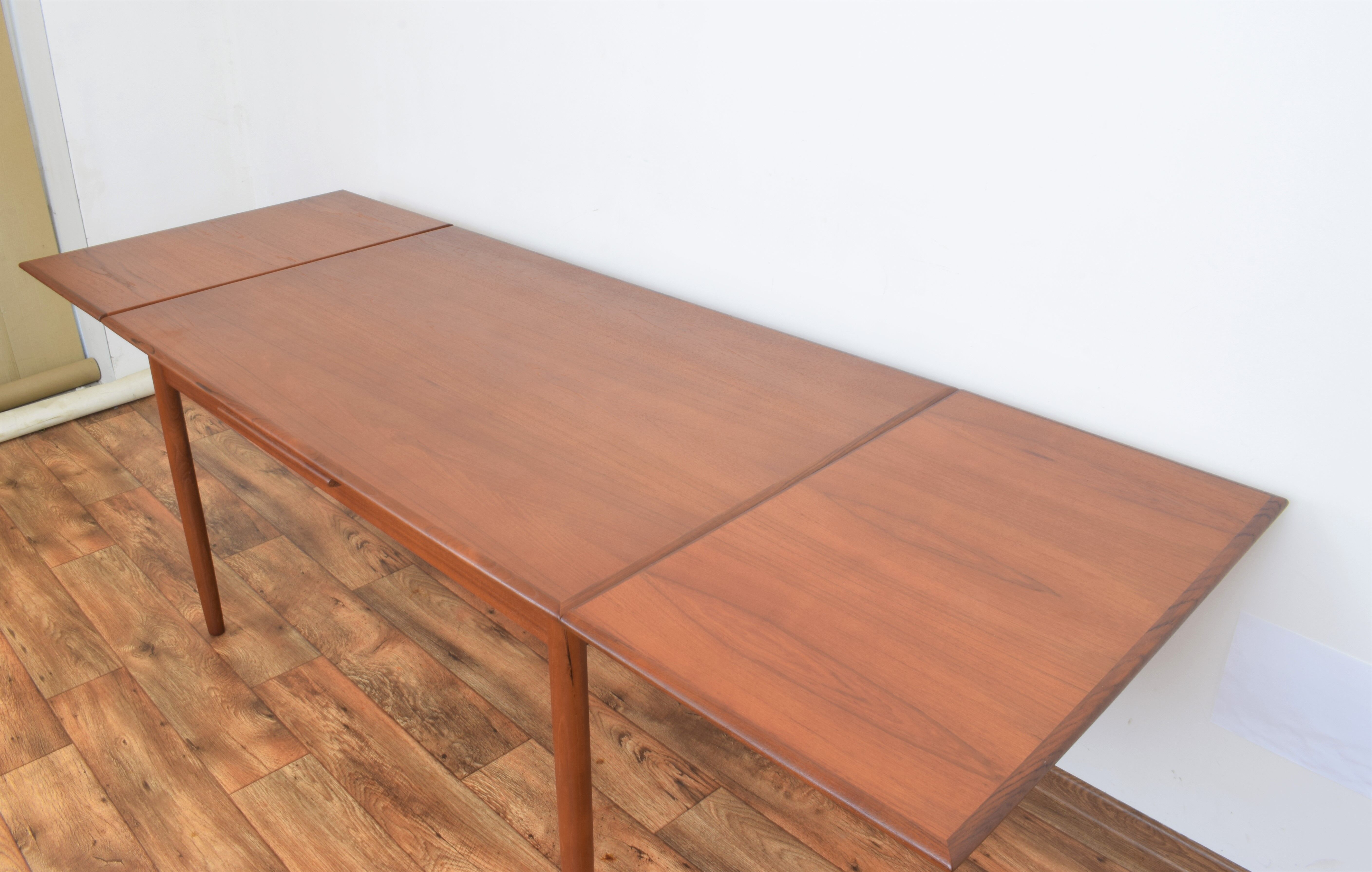 Mid-century danish teak extendable dining table, 1960