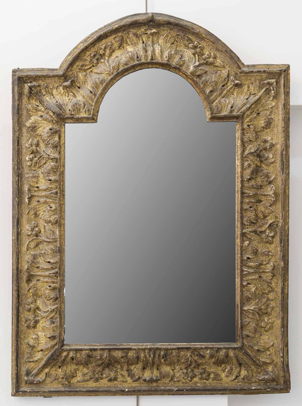 17th century gilded carved wooden frame