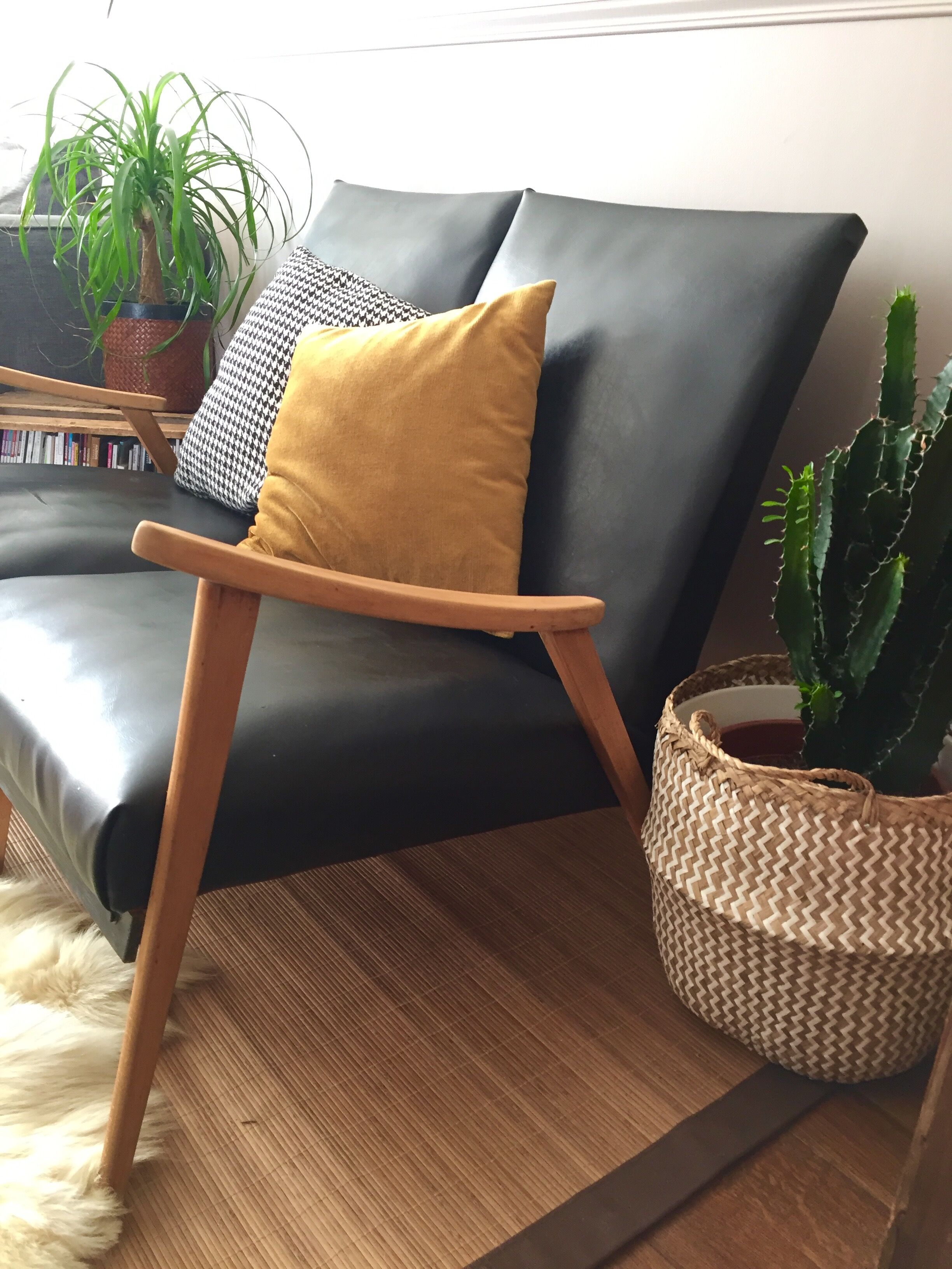 Scandinavian bench