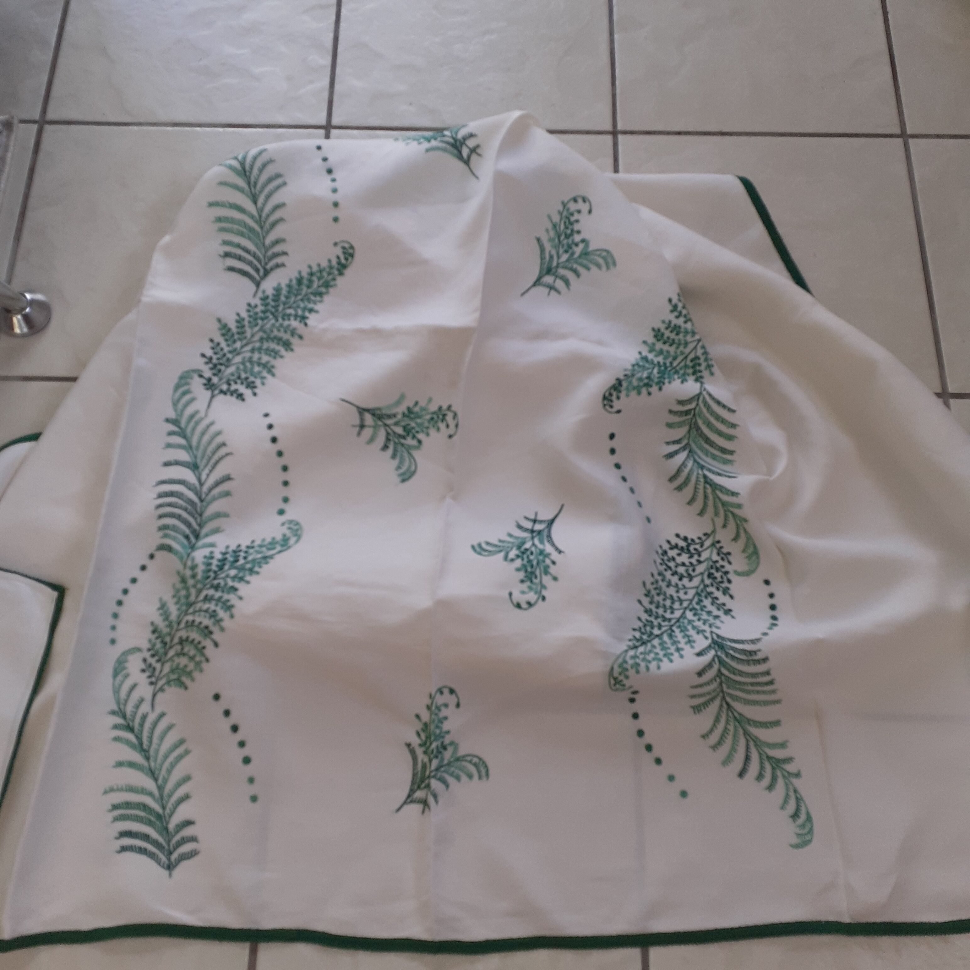 Linen tablecloth - 10 towels