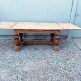 Extendable monastery table