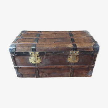 Travel trunk end 19 th century entirely renovated
