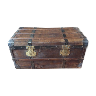 Travel trunk end 19 th century entirely renovated