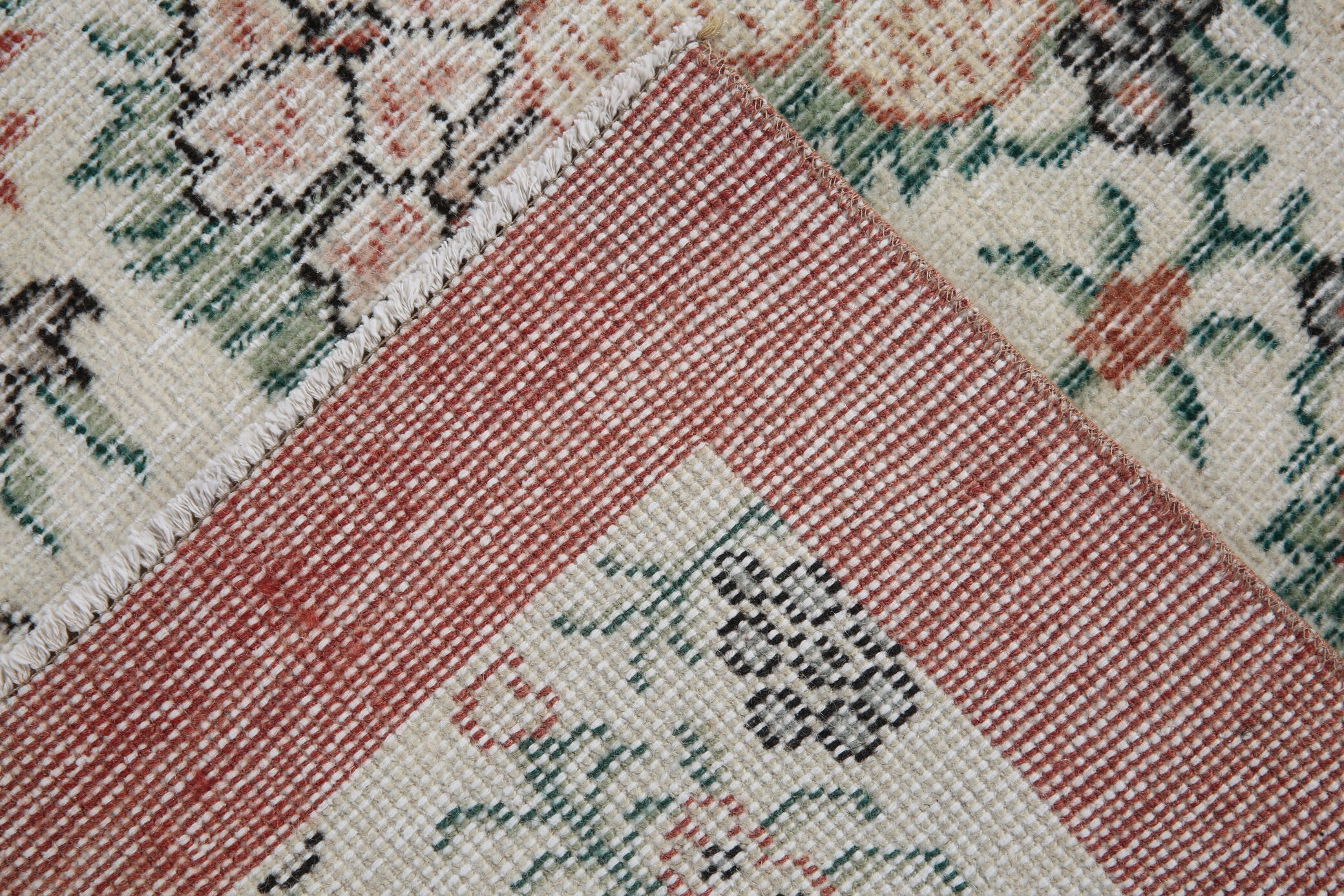 Coral red farmhouse floral rug 206x112cm