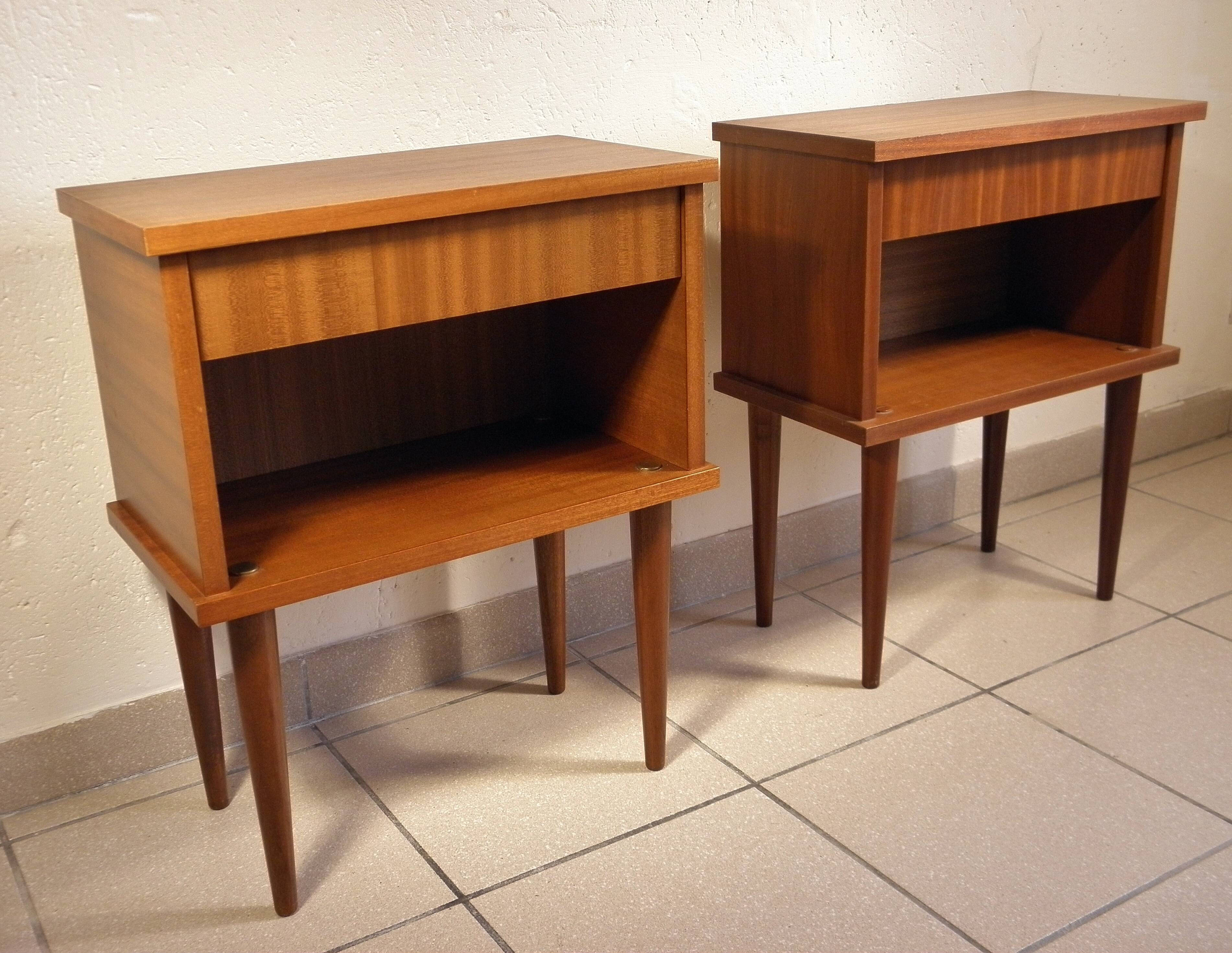 Deux tables de chevet années 60-70