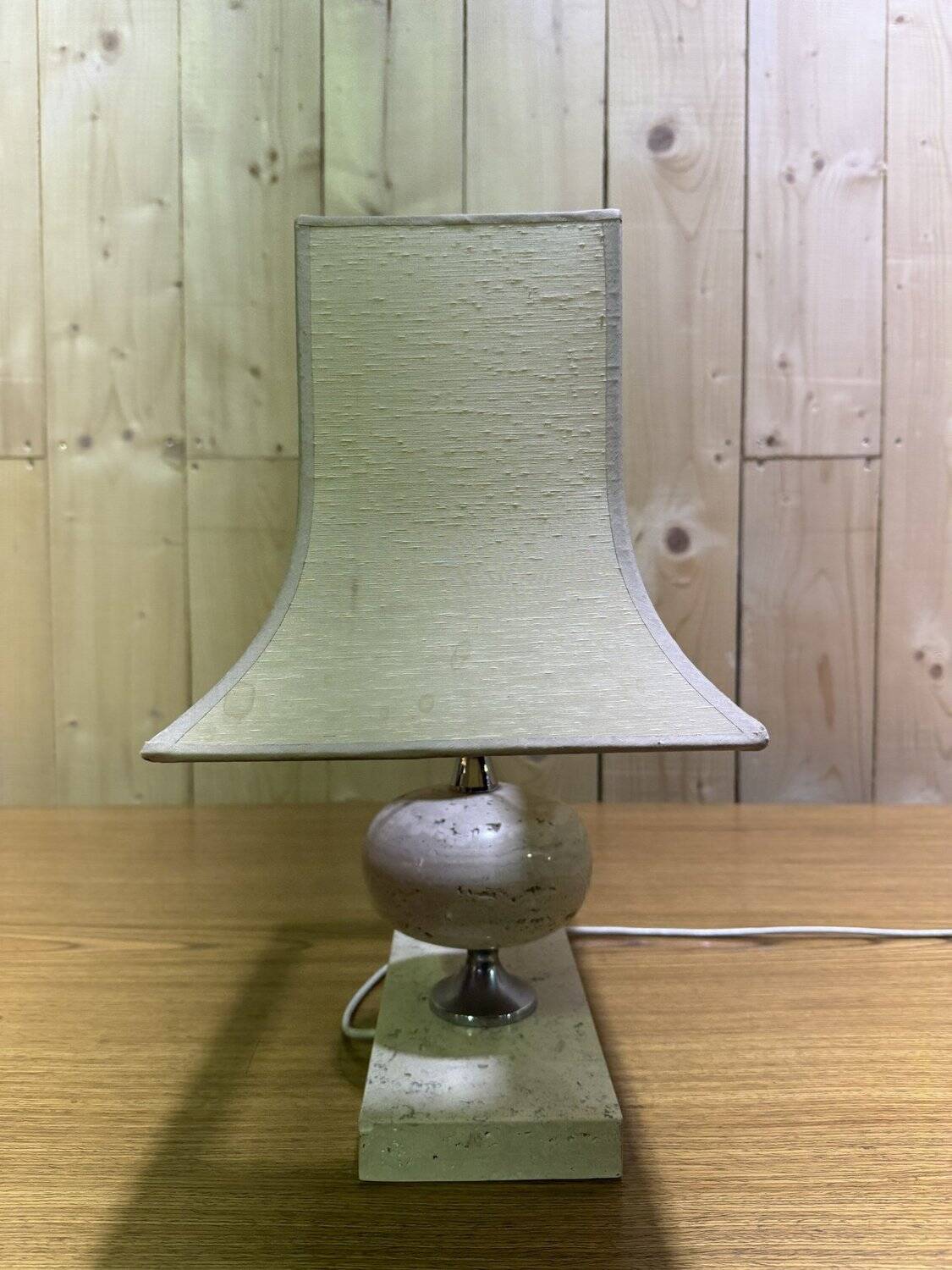 Travertine lamp