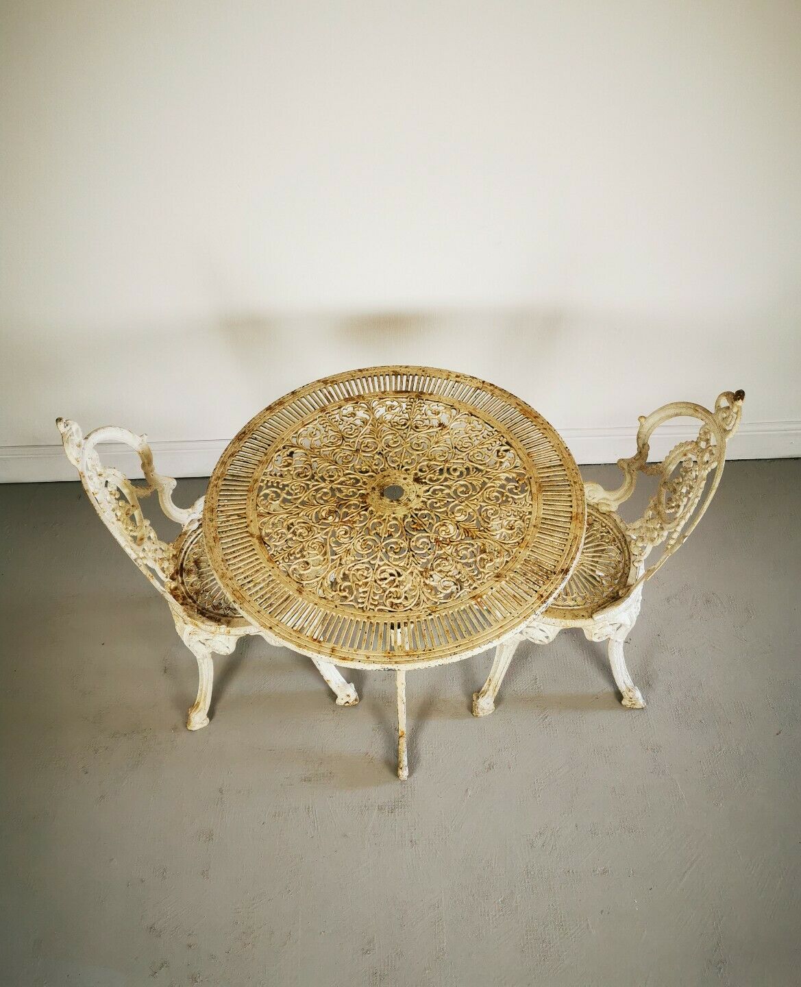 Vintage antique outdoor garden furniture cast metal table & 2 chairs