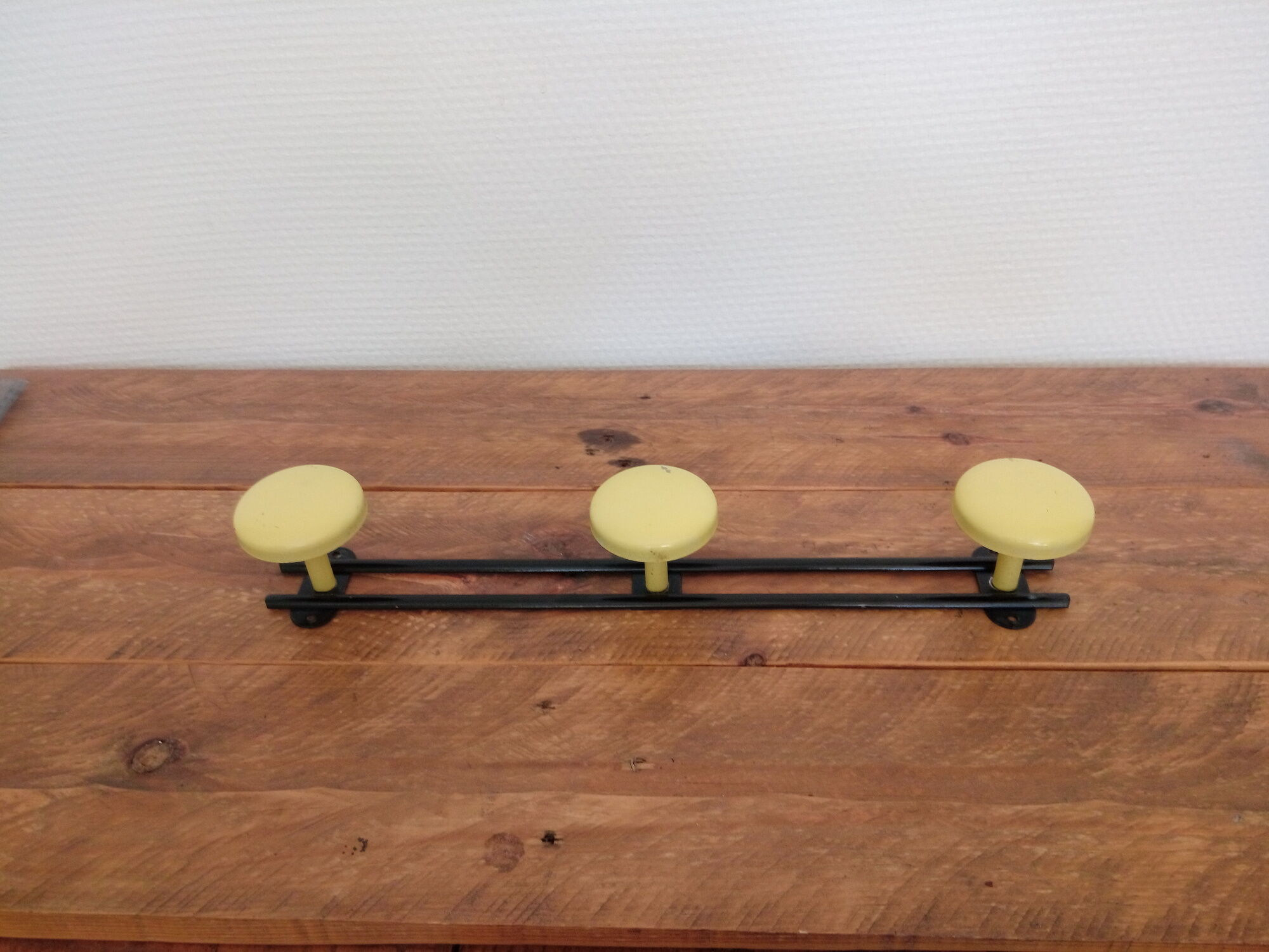 Wall coat hanger-3 metal hooks-Black & Yellow-years 50 rockabilly-vintage French