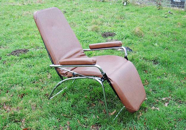 Old chaise longue in faux leather skai lama