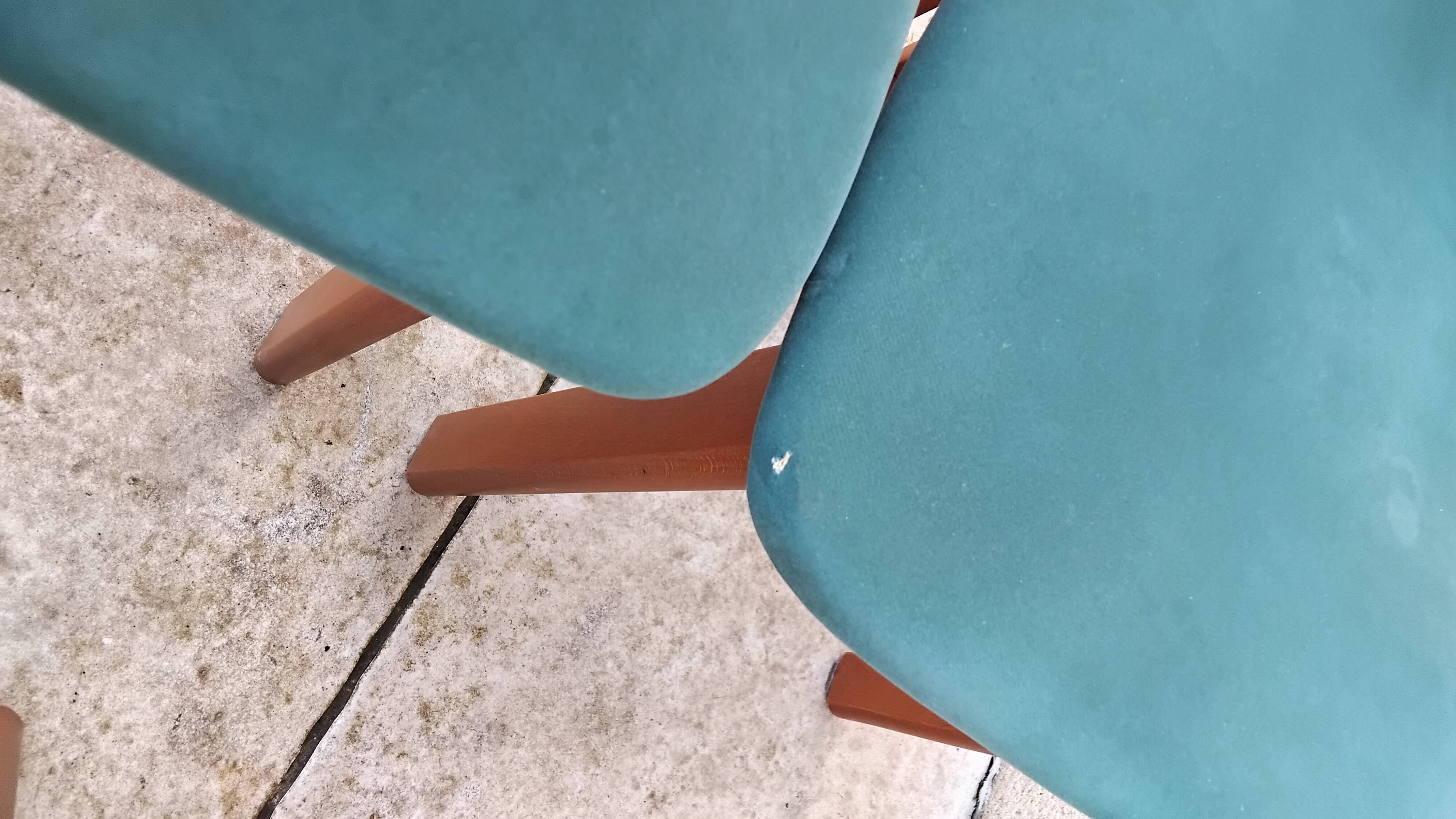 6 vintage designer chairs from the year 2000.