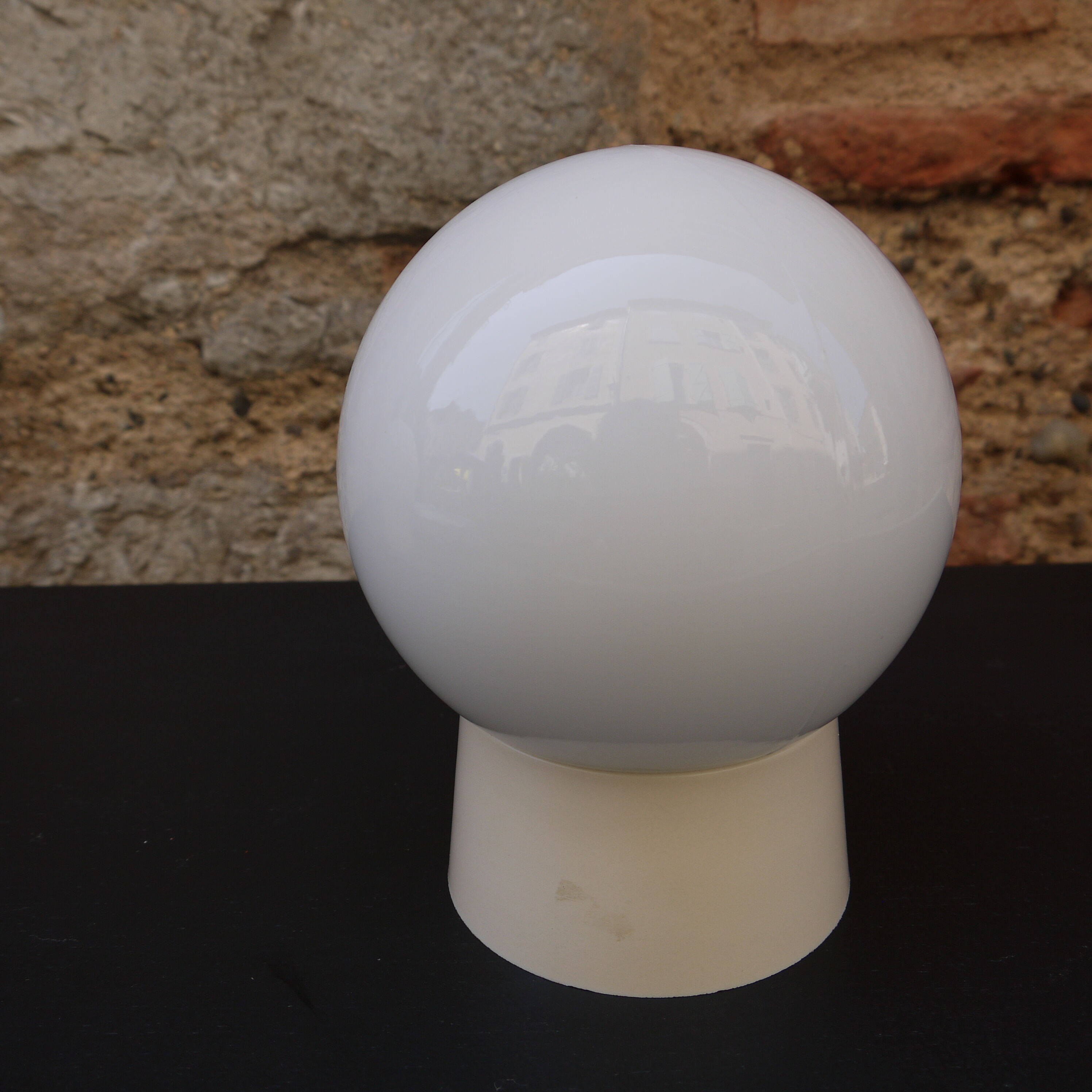 White glass wall lamp