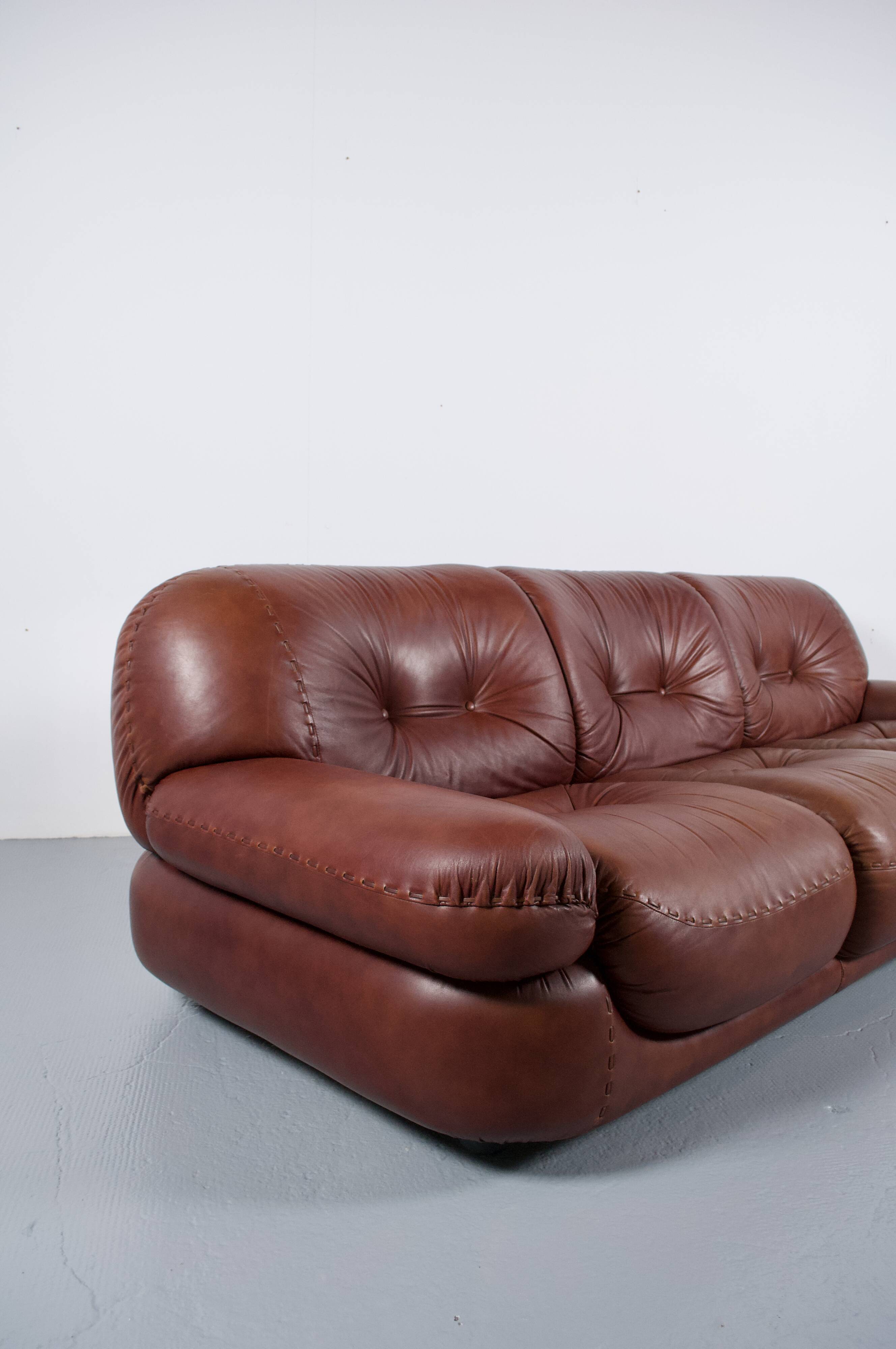 Sapporo leather sofa 1970s by Mobil Girgi publisher