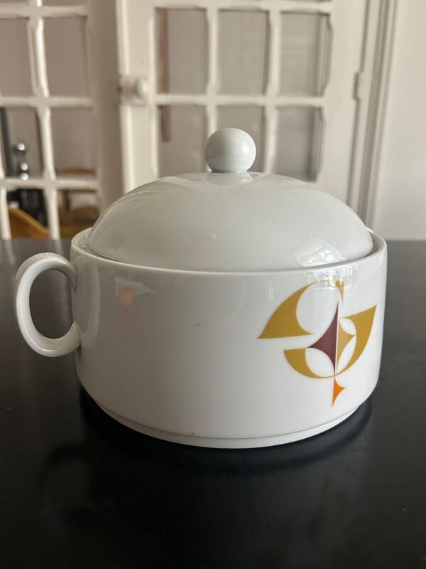 plats en porcelaine 1970