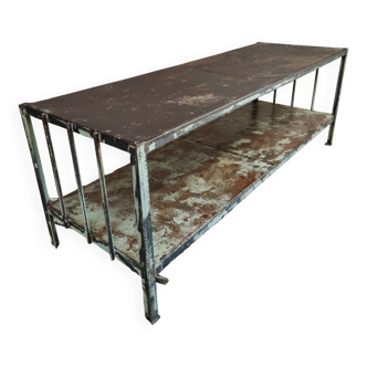 Industrial shelving unit shop display presentation table