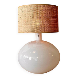 Lampe en verre opalin et abat-jour en rotin Anne Nilsson IKEA