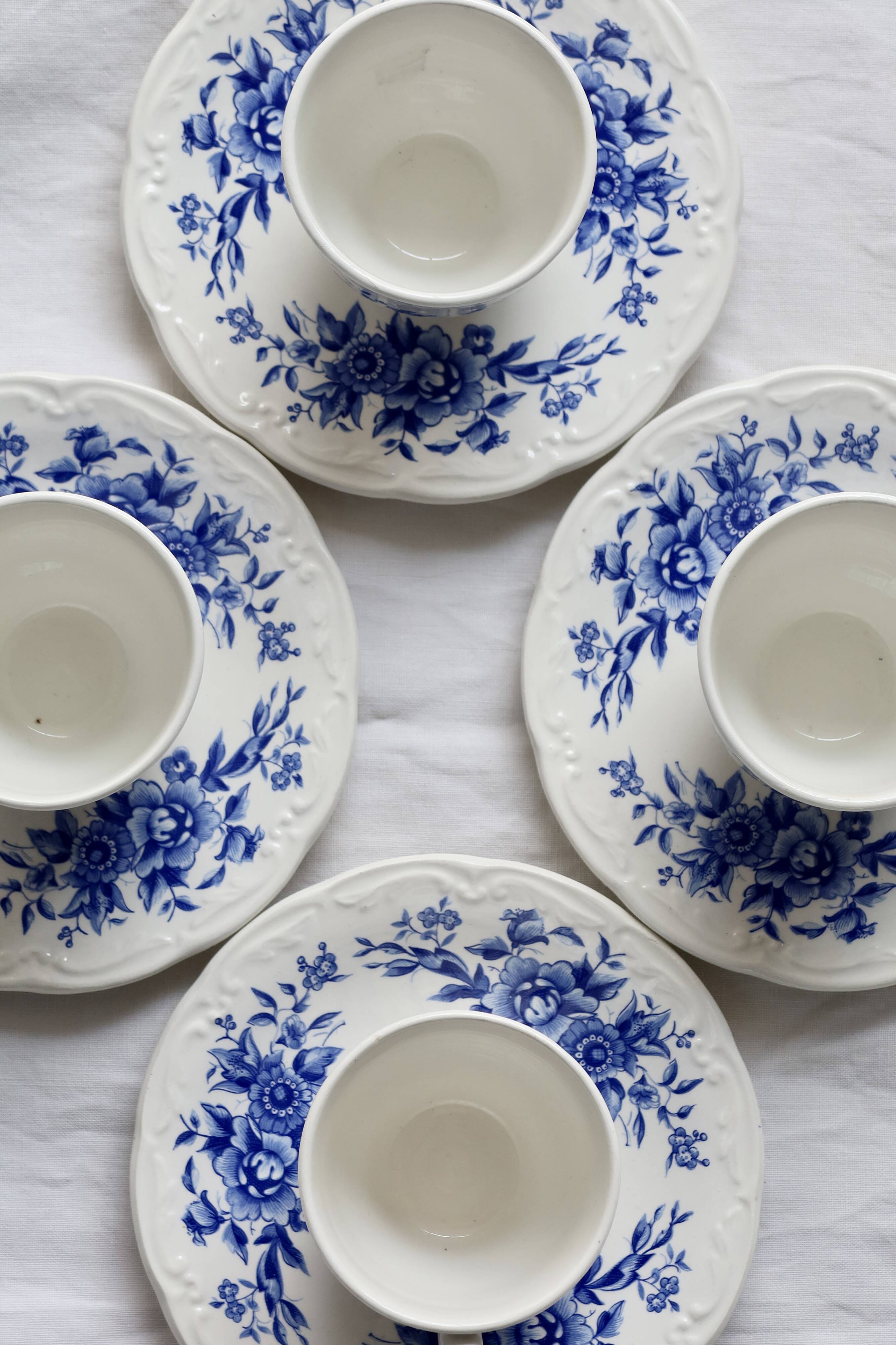 4 tasses anciennes en faïence Sarreguemines bleue et blanche - Soucoupes as