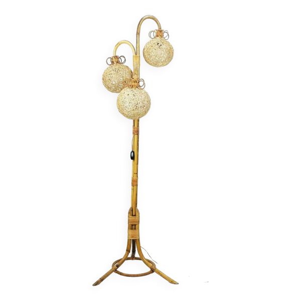 Rare trépied du milieu du siècle lampadaire bambou rotin années 50 hawaii tiki époque 3 nuances — Beyit