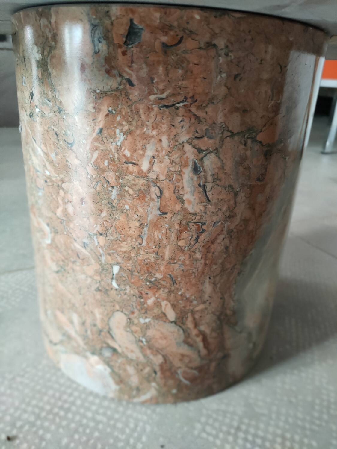 Deux tables basses en marbre de Vérone