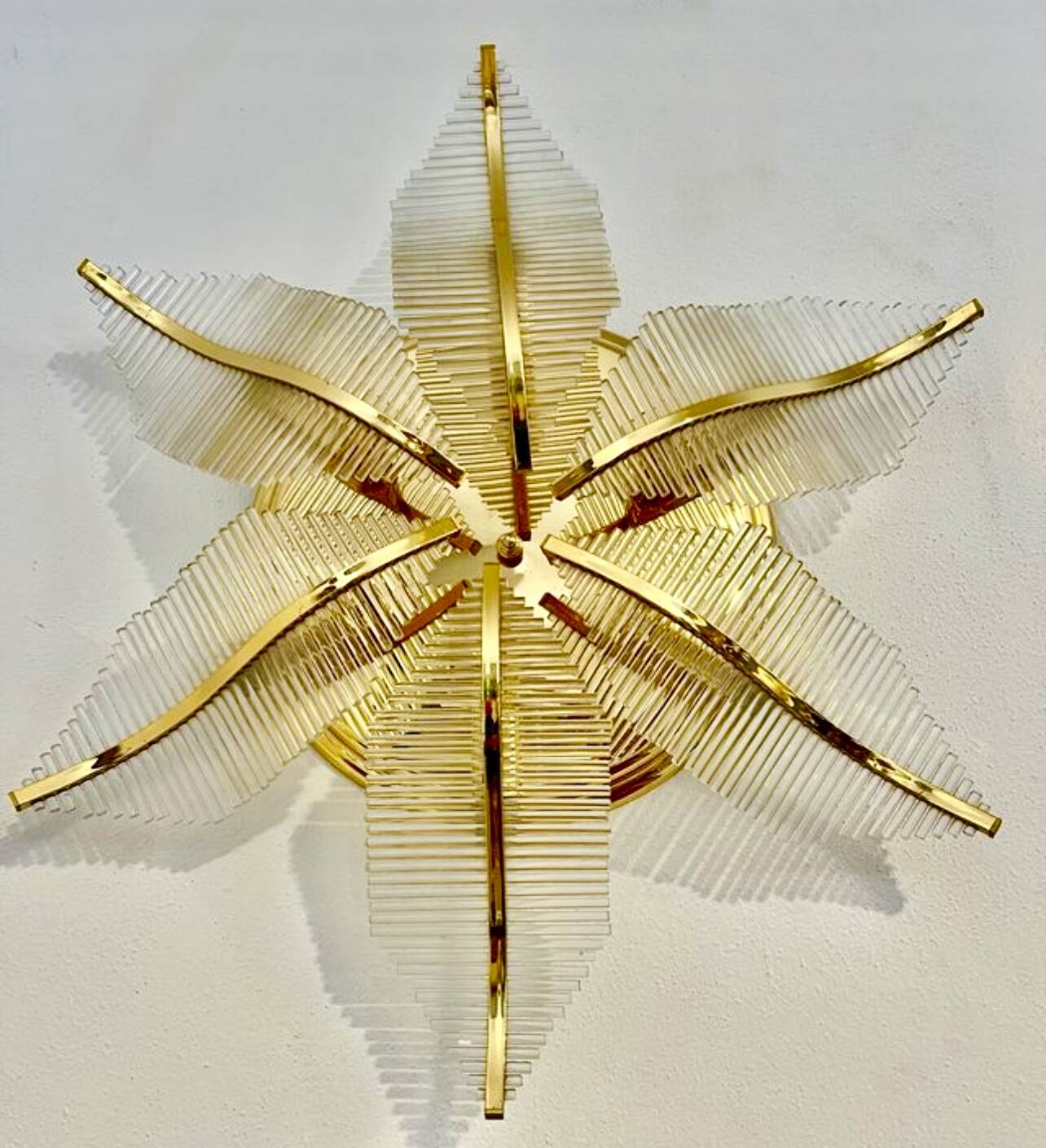 Maison Sciolari glass and gilt wall lamp, Palm model! Italy 1980