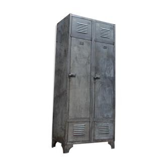 Metal cloakroom 1970