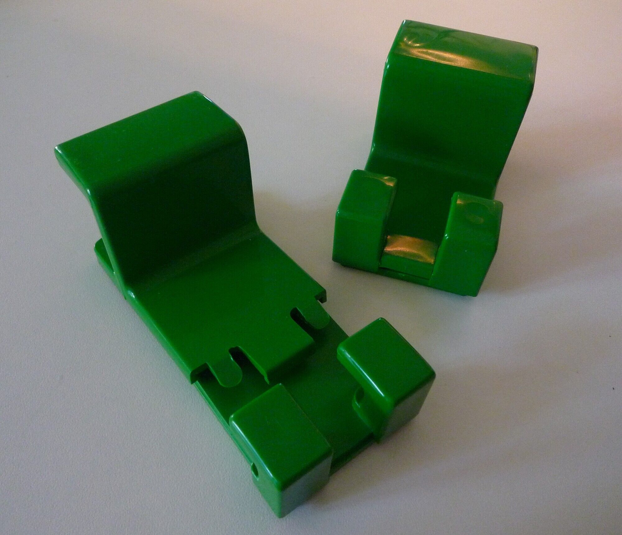 Paire de patères verte, design Olaf von Bohr 70