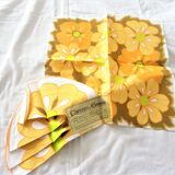 orange flower tablecloth, round nape, vintage 1970