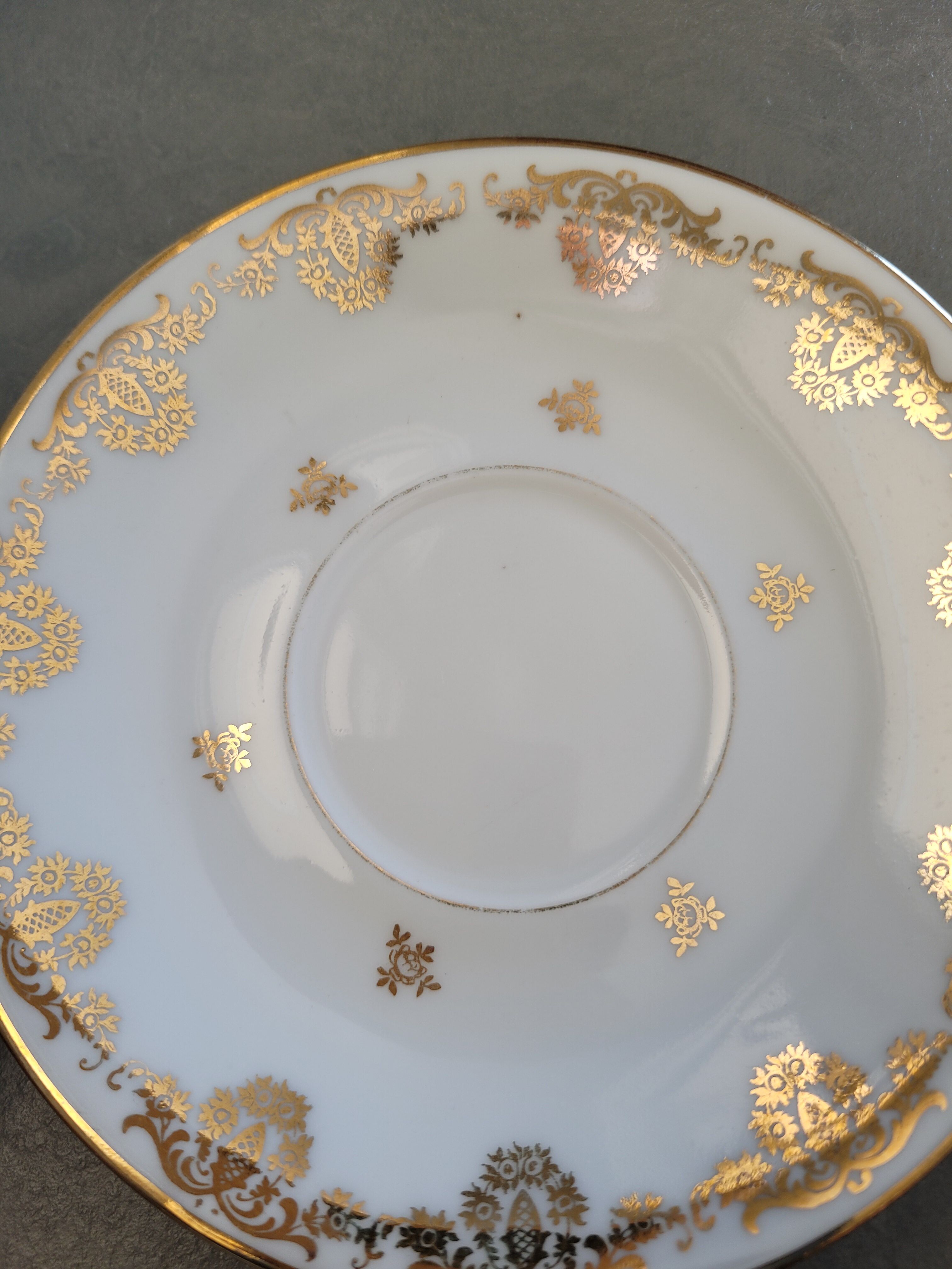 Set of 4 tea or coffee cups in Limoges porcelain