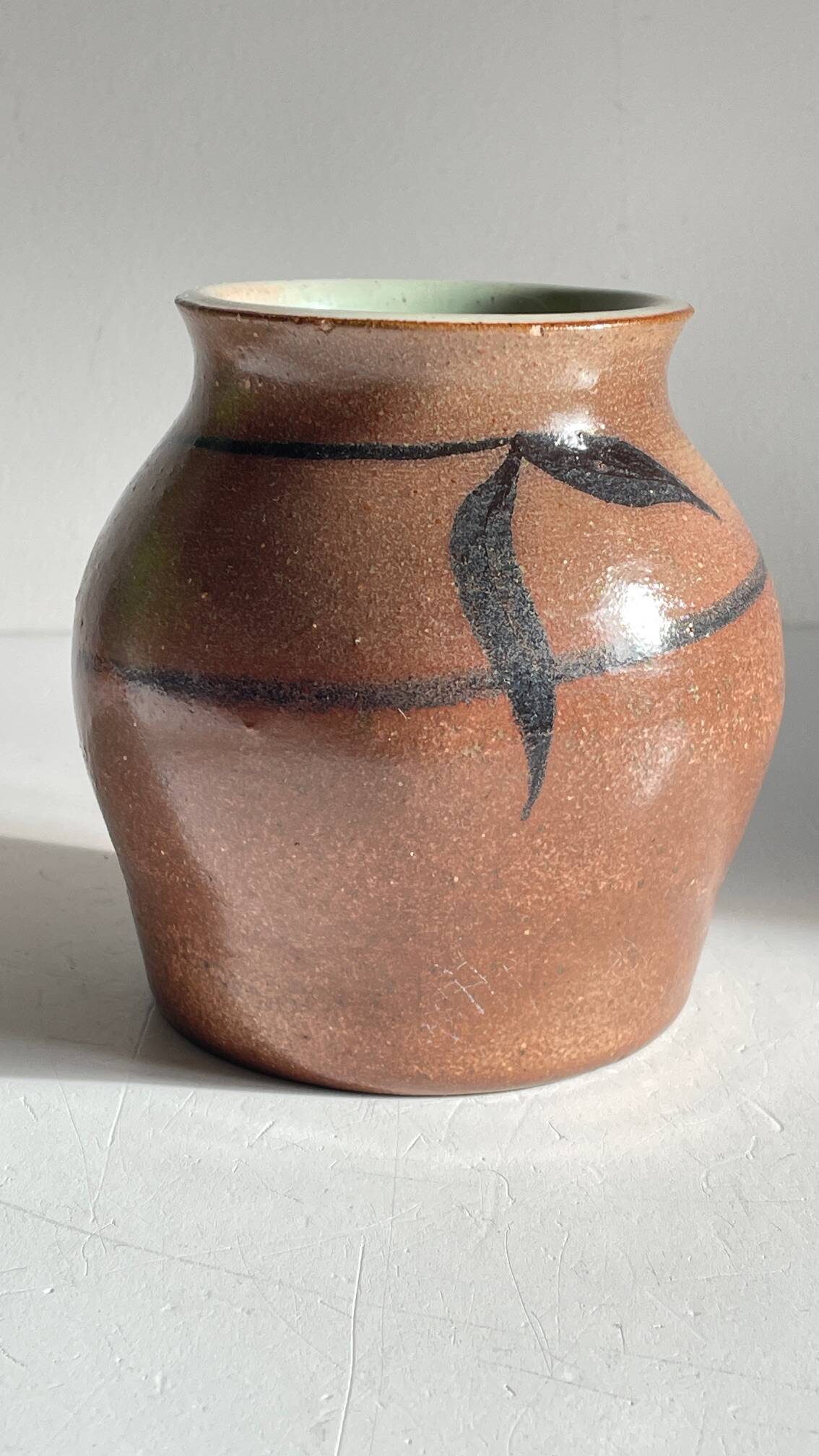Vase artisanal signed stoneware vintage