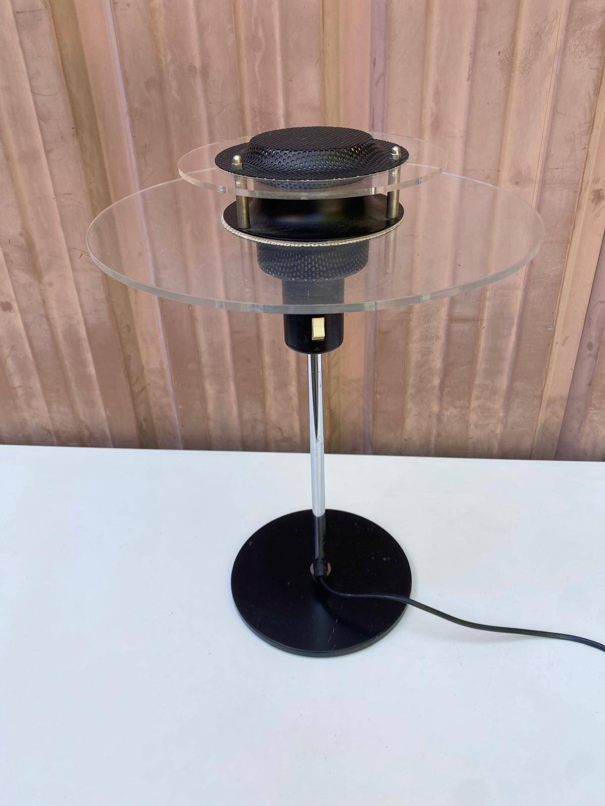 Post-modern vintage lamp in black metal and plexiglass from the 1970s.
