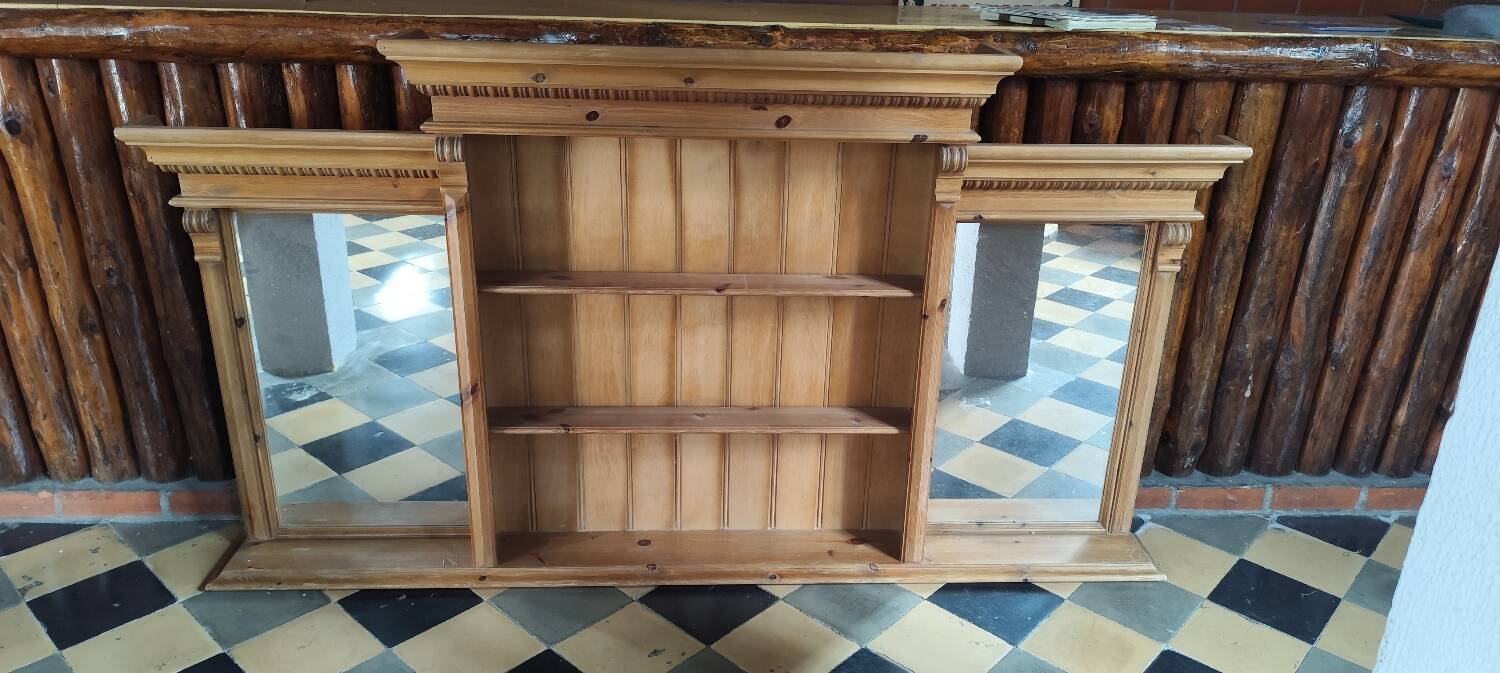 Antique pine glassware
