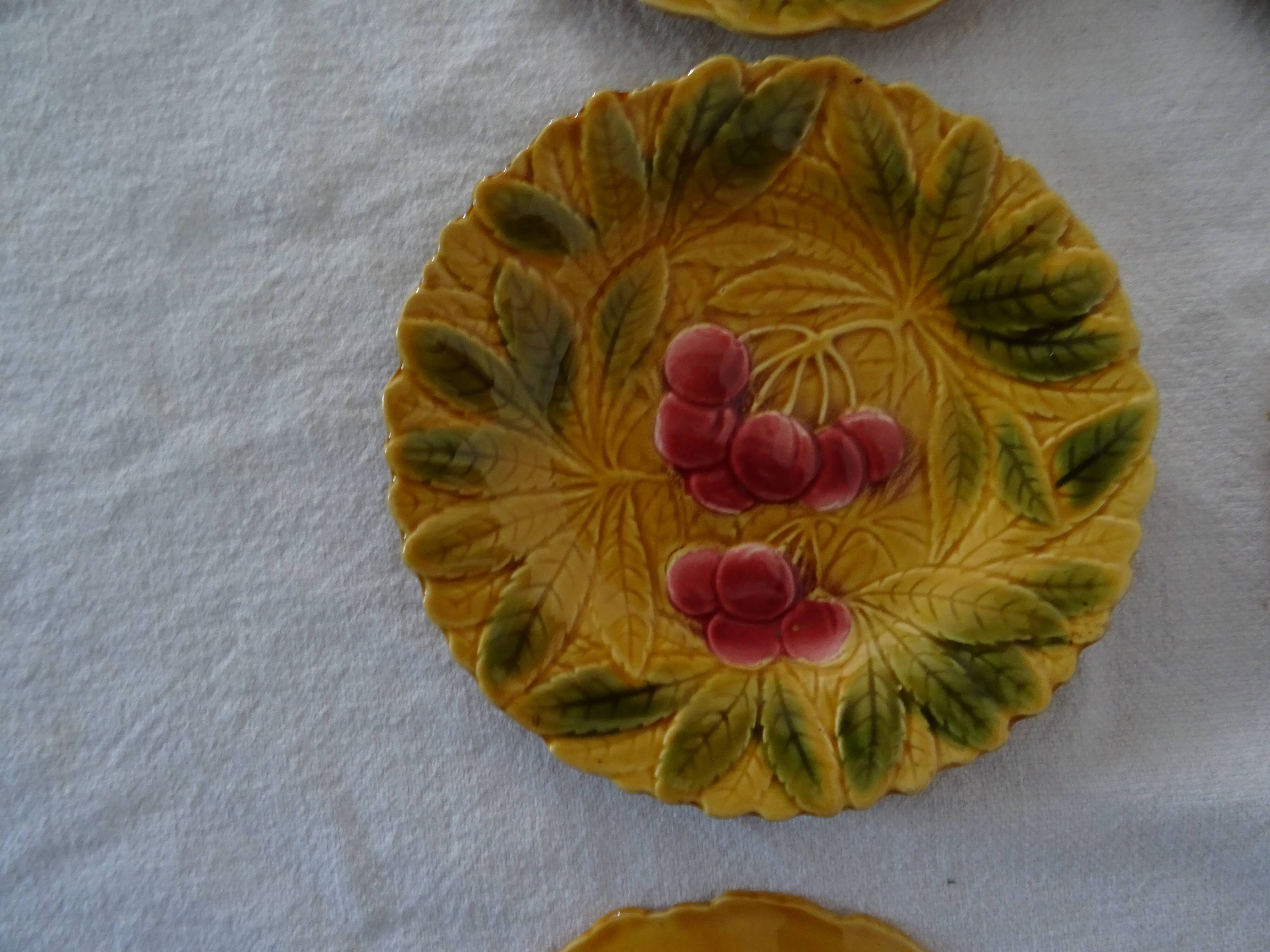 Dessert set salad bowl and 6 plates 541023 fruits barbotine sarreguemines