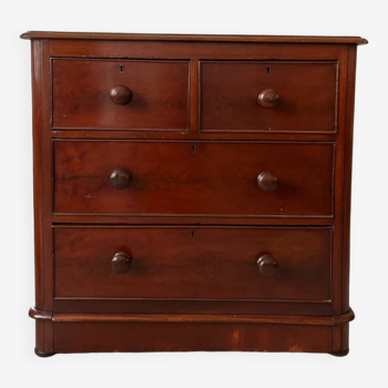 English mahogany chest of drawers