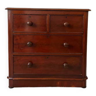 English mahogany chest of drawers