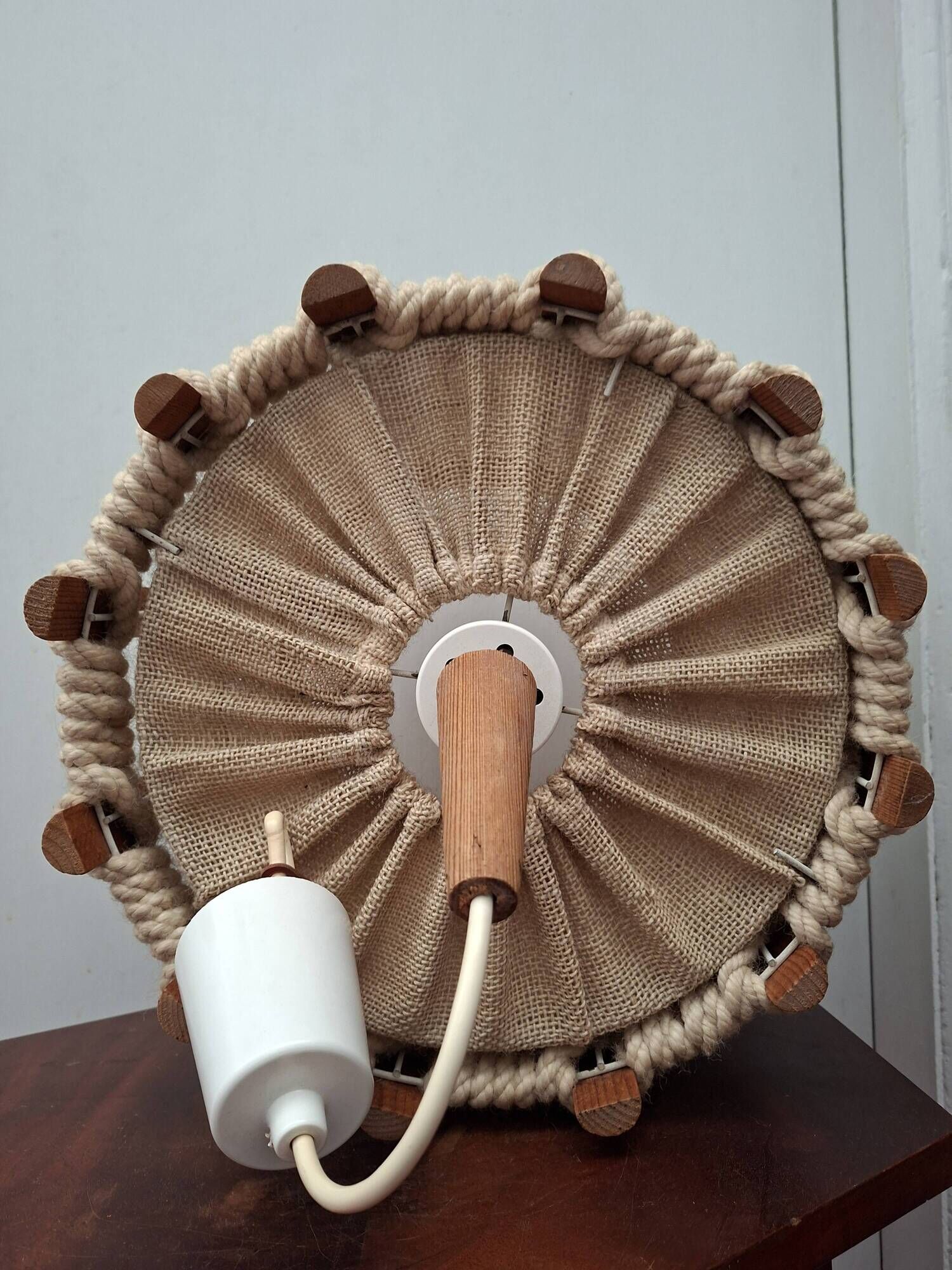 Scandinavian suspension in braided rope
