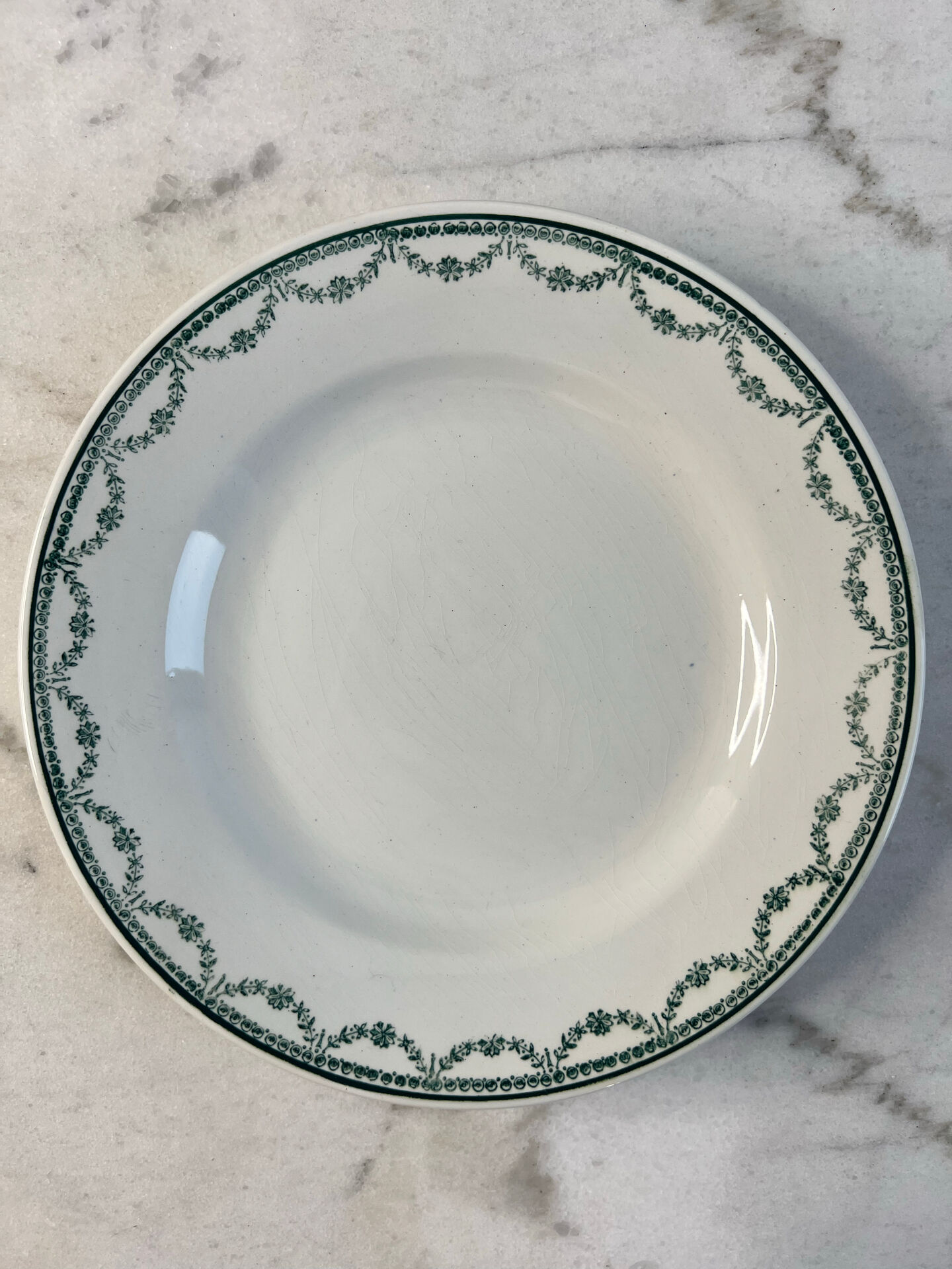 Assiette plate en faïence Saint Amand 22,5cm