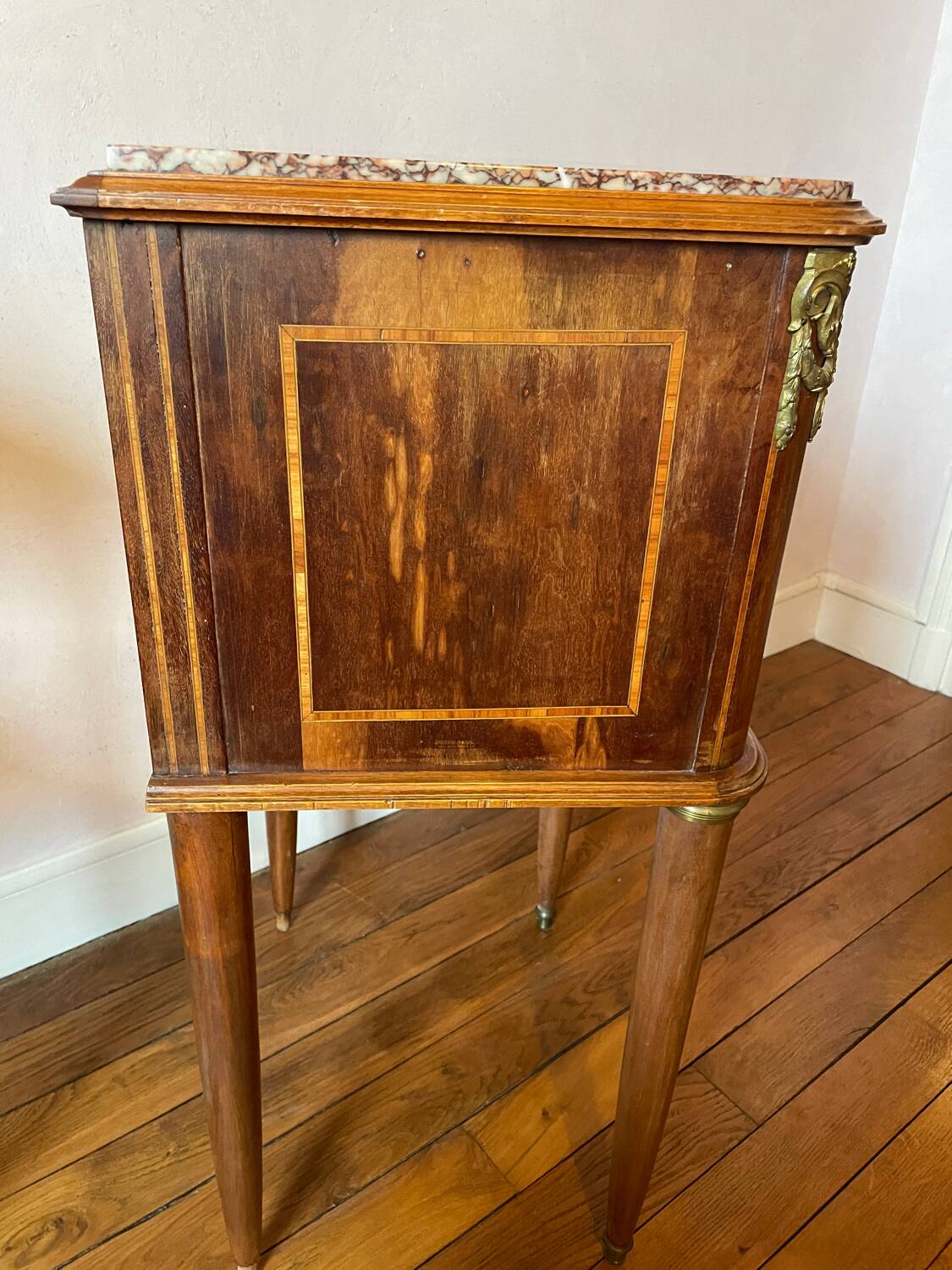 Lot tables de nuit bois et marbre