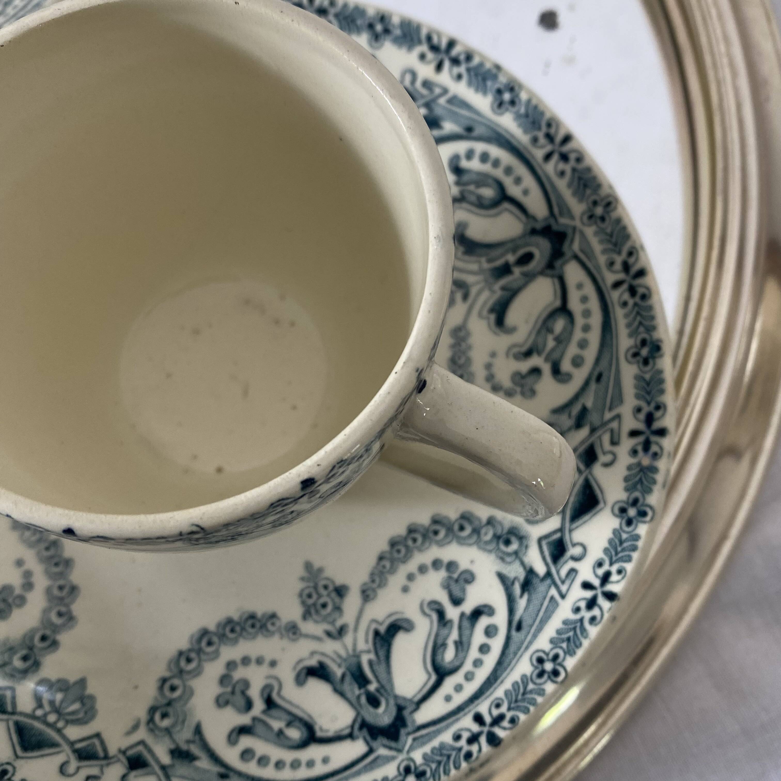 2 tasses terre de fer Saint Amand et Hamage modèle Guirlande vert