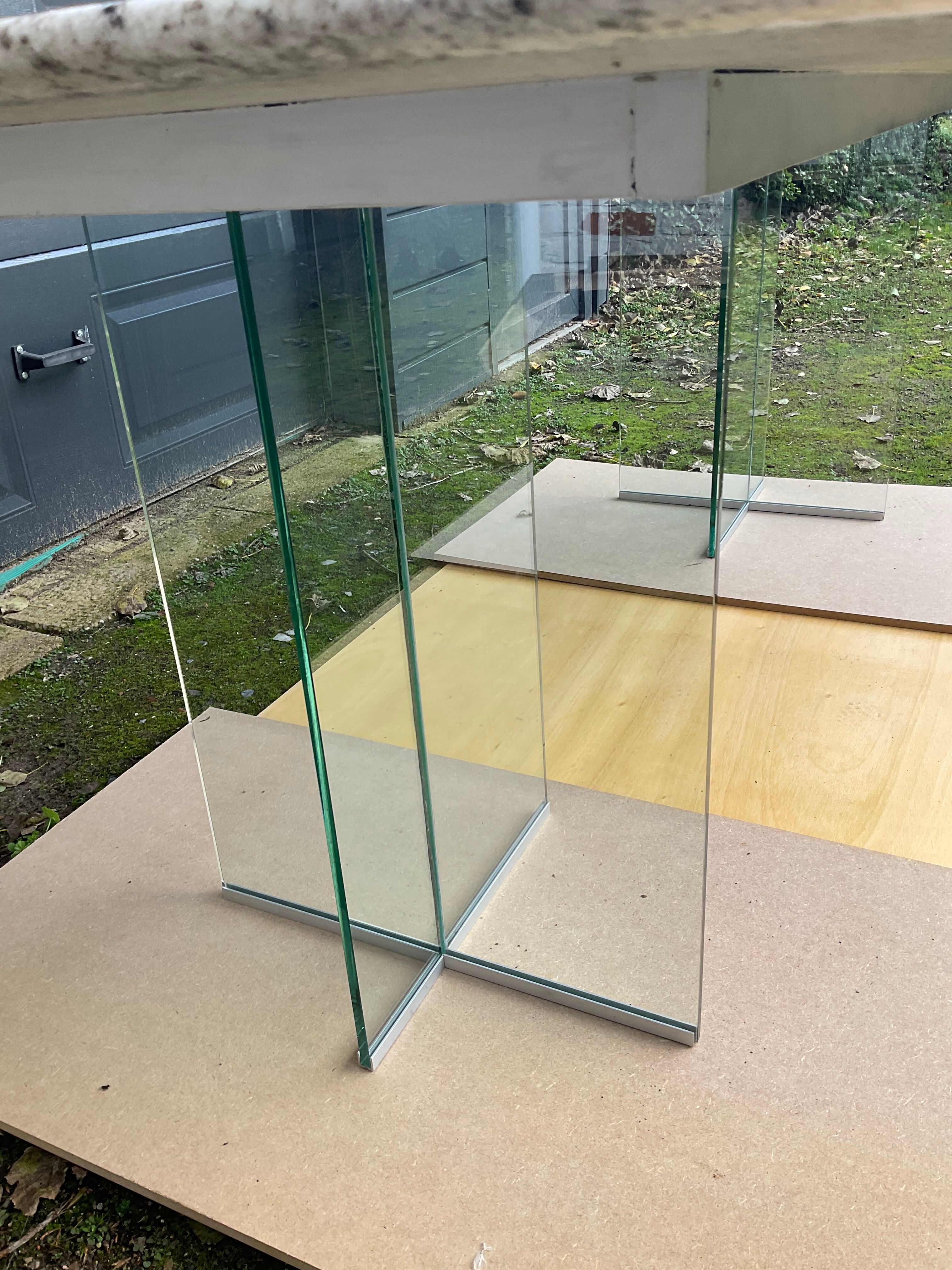 Dining table 70-80s in granite and tempered glass