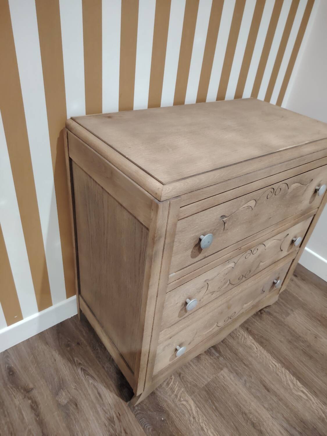 Art Deco chest of drawers