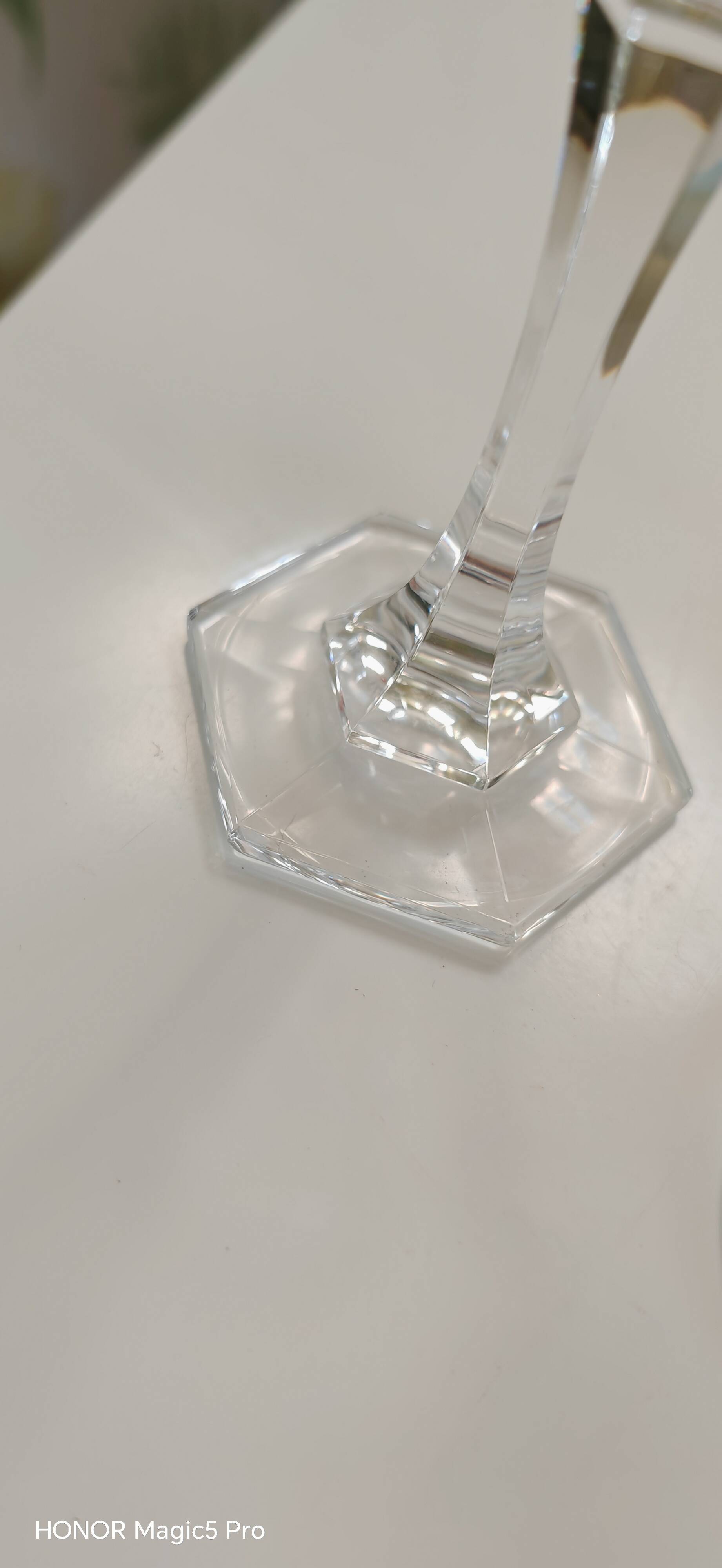Verres: 1 Saint Louis, 1 Baccarat and 1 Bohème.