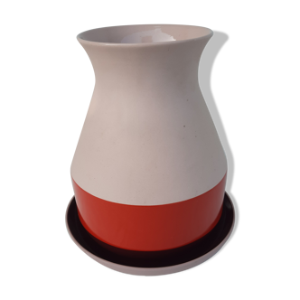 Vase and its saucer design Arian Brekveld
