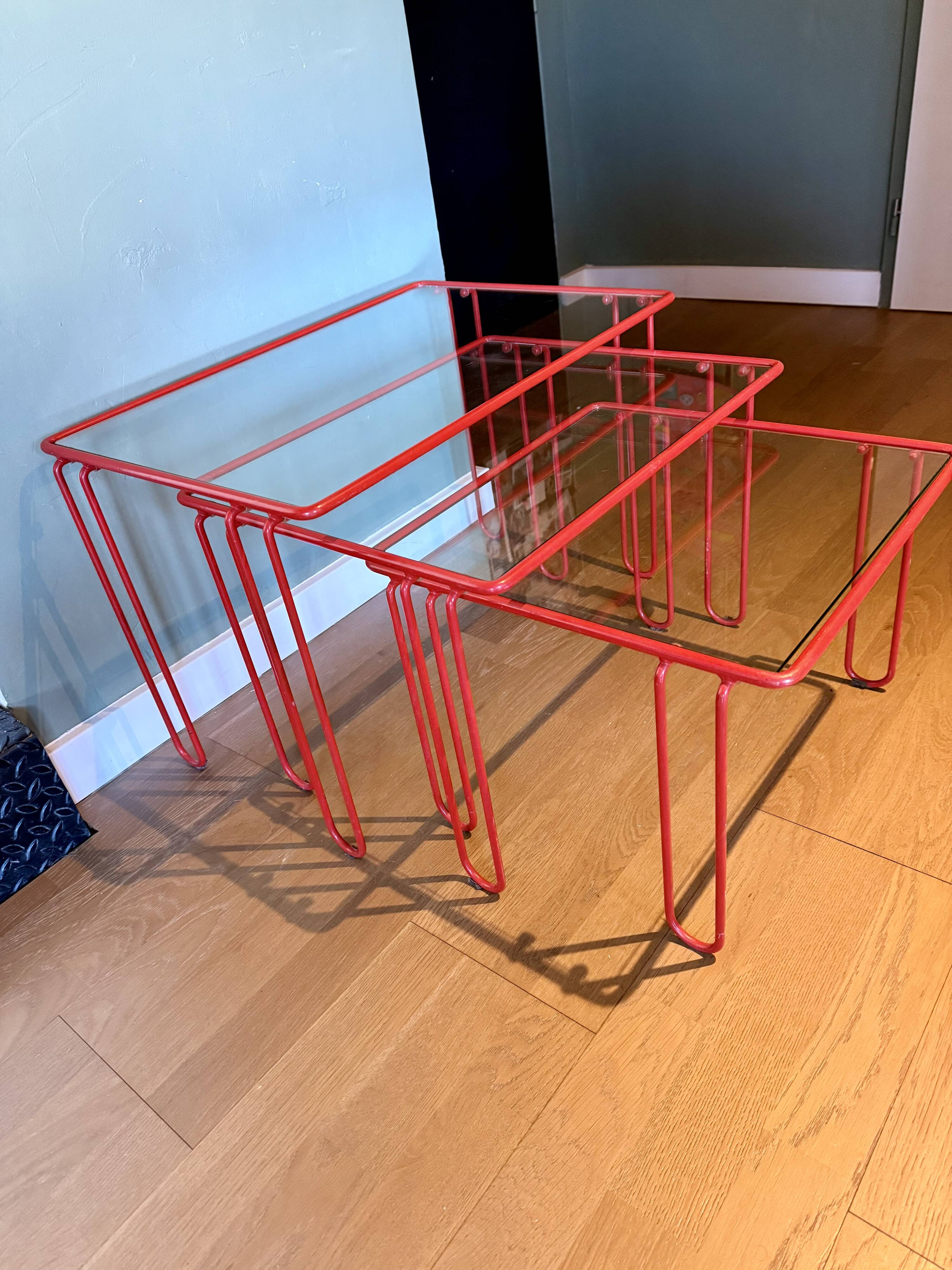 Red tubular nesting tables, 1970s, Set of 3