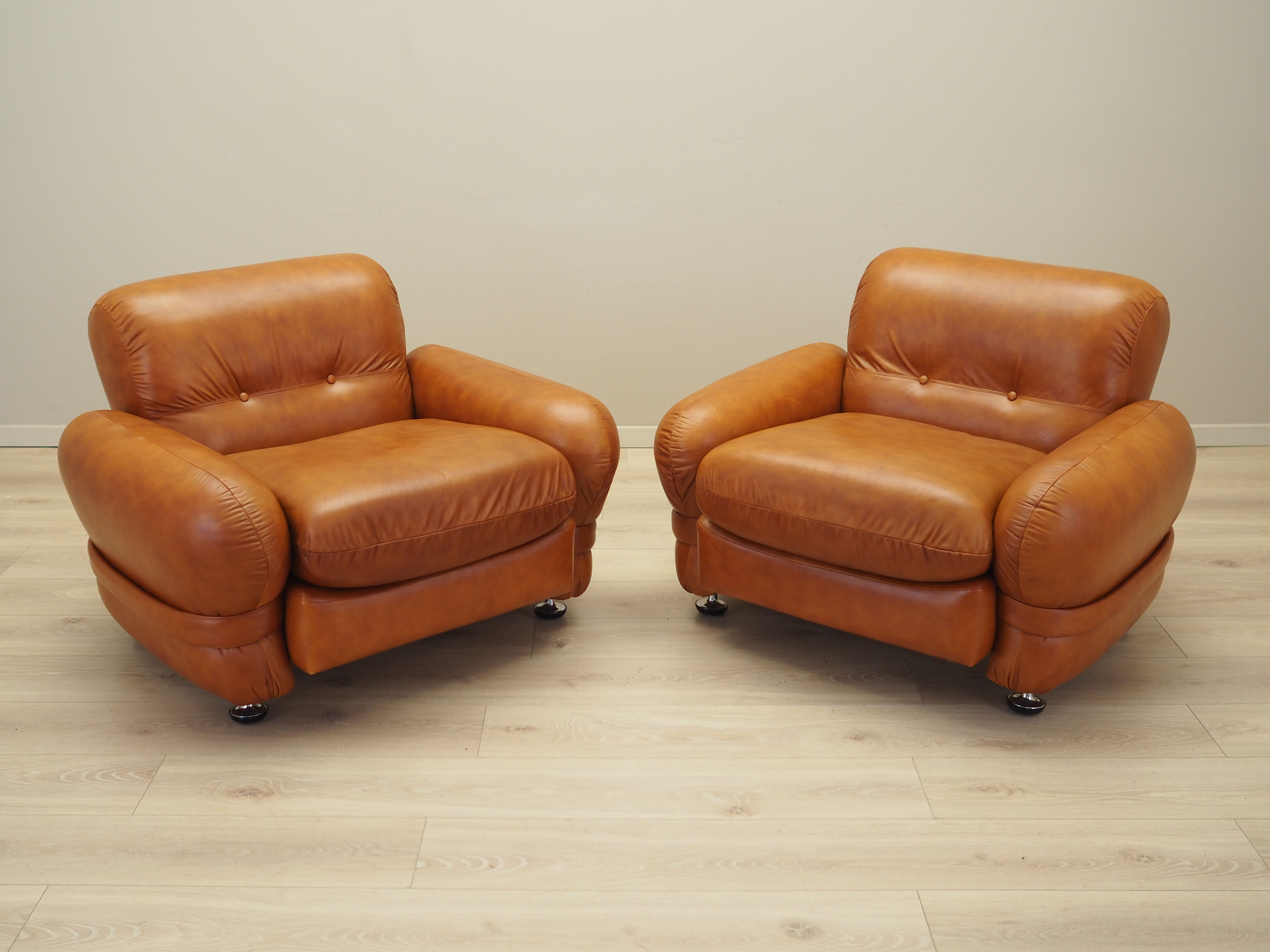Leather armchair, Italian design, 1970s, production: Italy