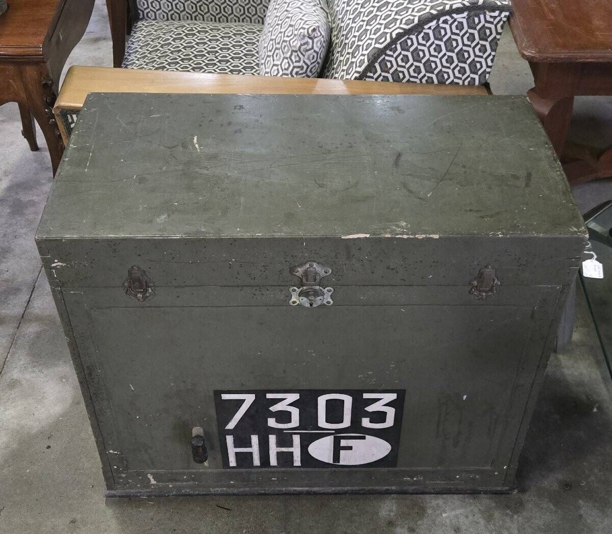 Malle vintage car trunk in lacquered wood – 1930s-1950s