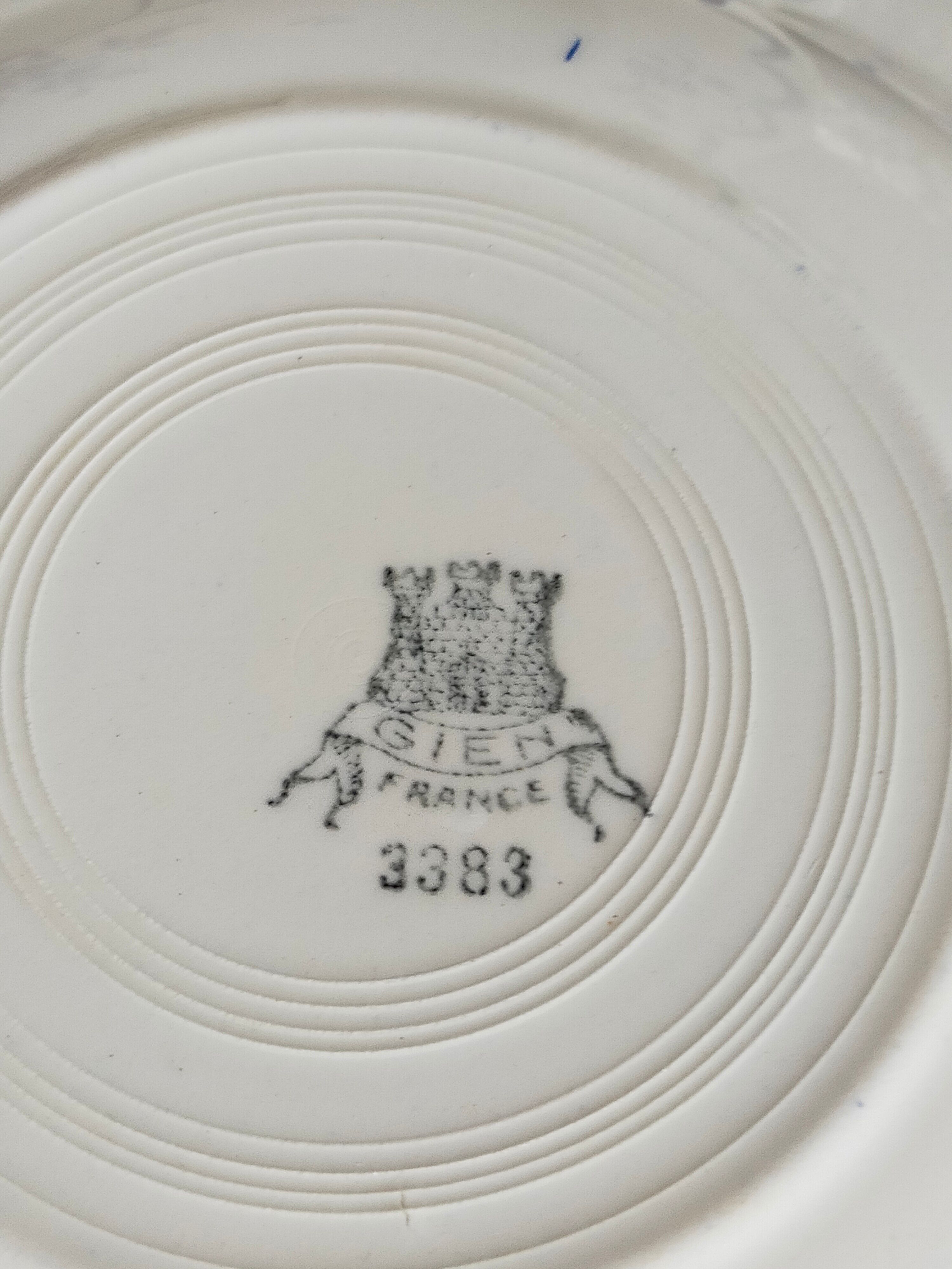 Six "grandma" plates of gien with blue flowers