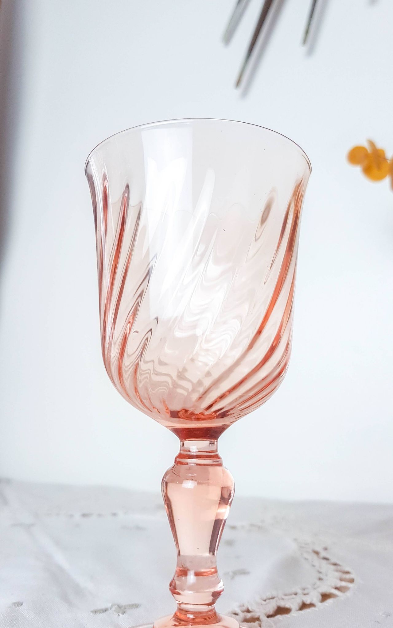 6 vintage white wine glasses in pink Rosaline Arcoroc Luminarc glass 10 cl