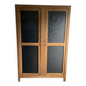 Armoire parisienne