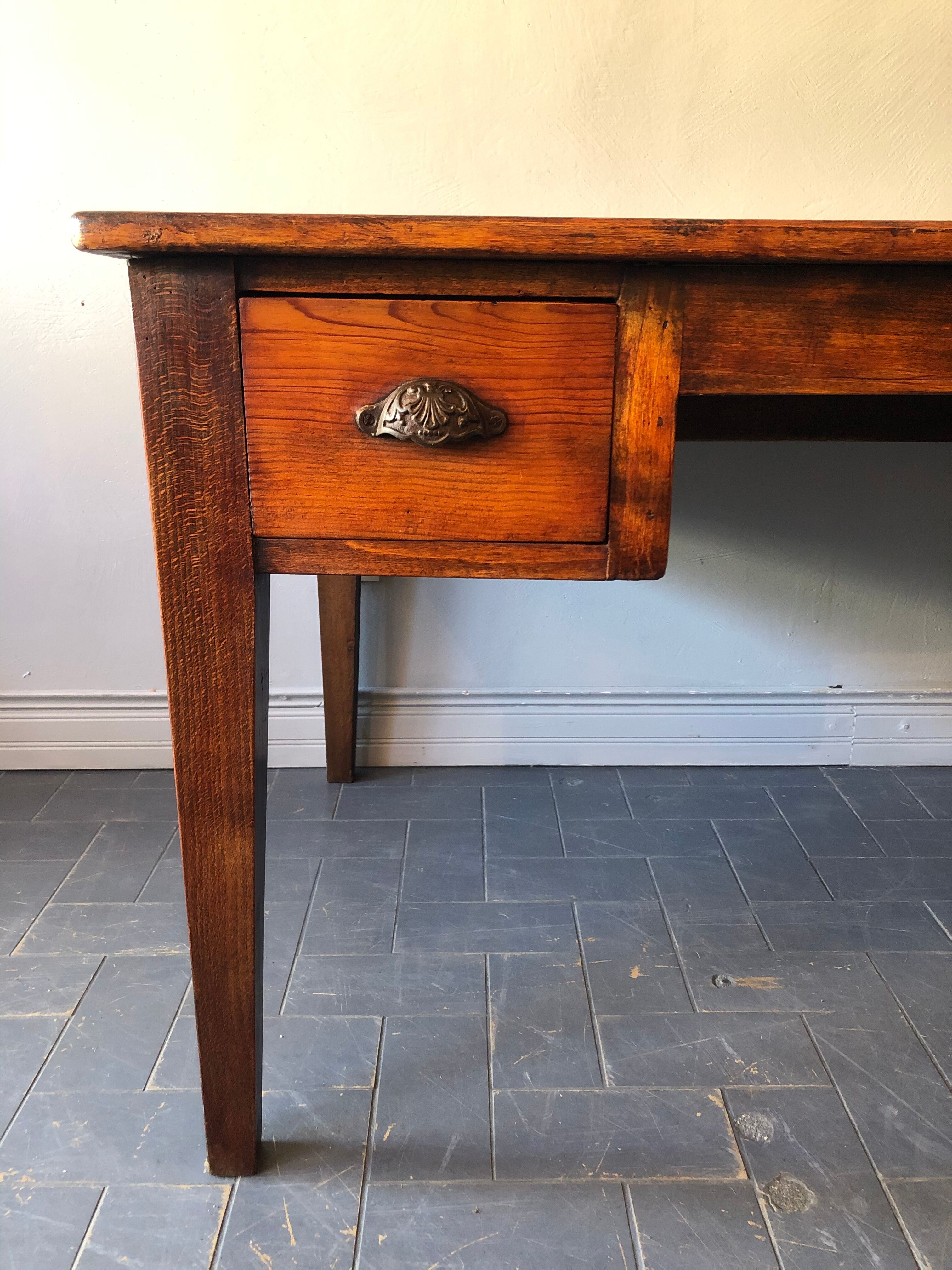 Bureau en chêne massif fin XIX ème